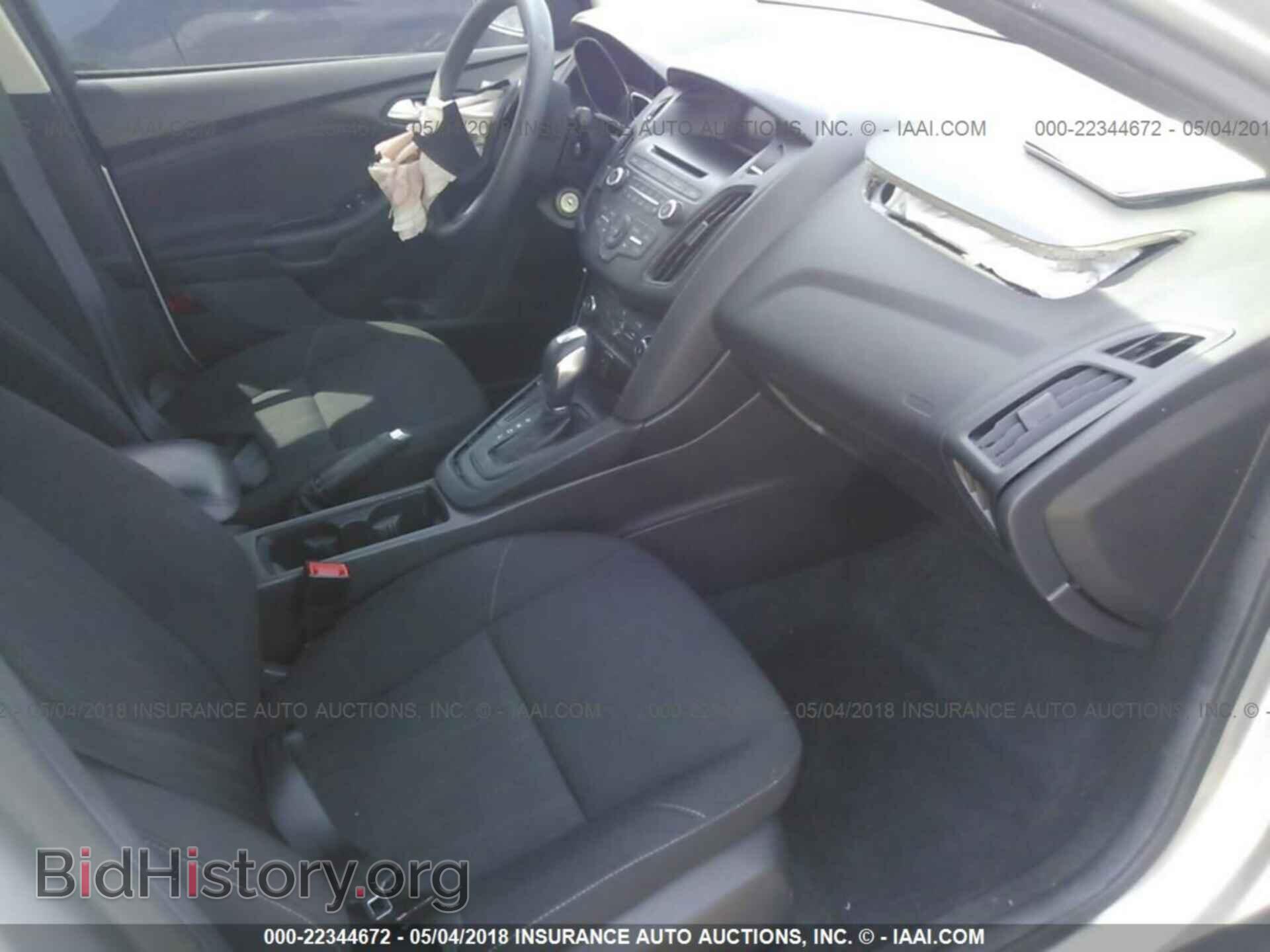 2016 Ford Focus - VIN: 1FADP3F28GL248924 - Photo 5