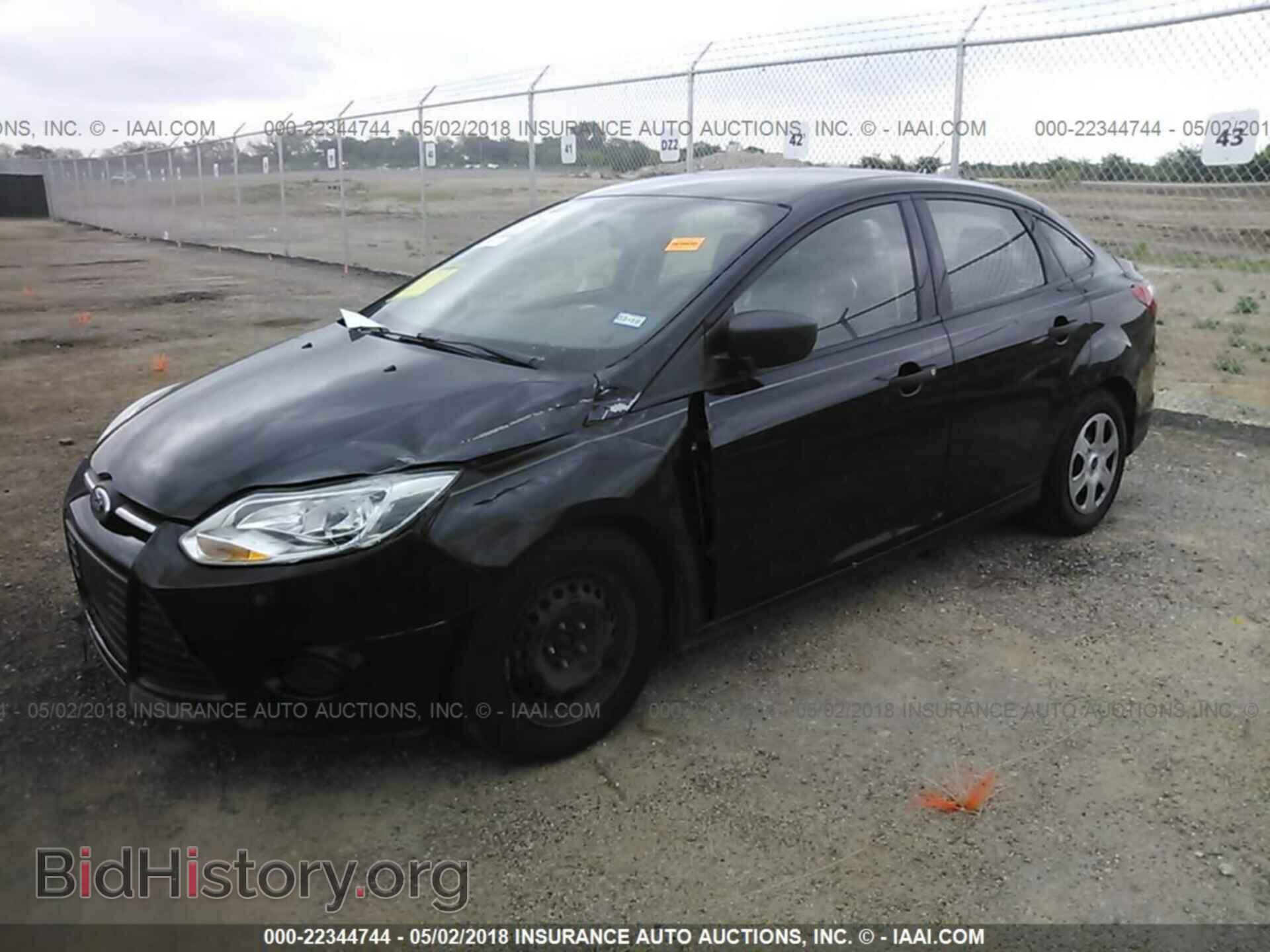 2014 Ford Focus - VIN: 1FADP3E23EL229311 - Фото 2