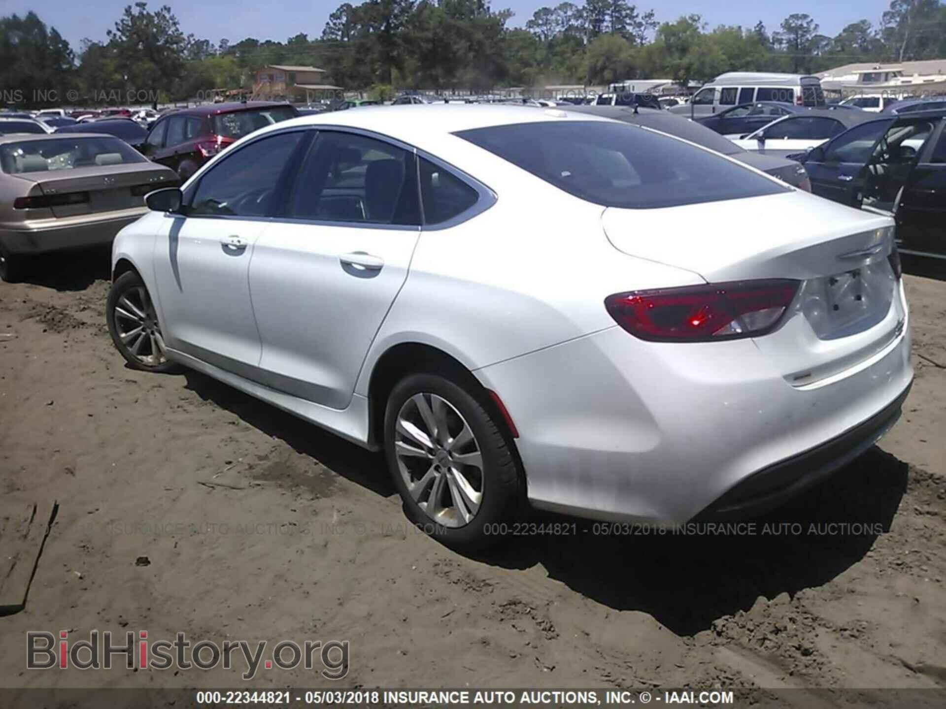 2015 Chrysler 200 - VIN: 1C3CCCAB4FN612384 - Photo 3