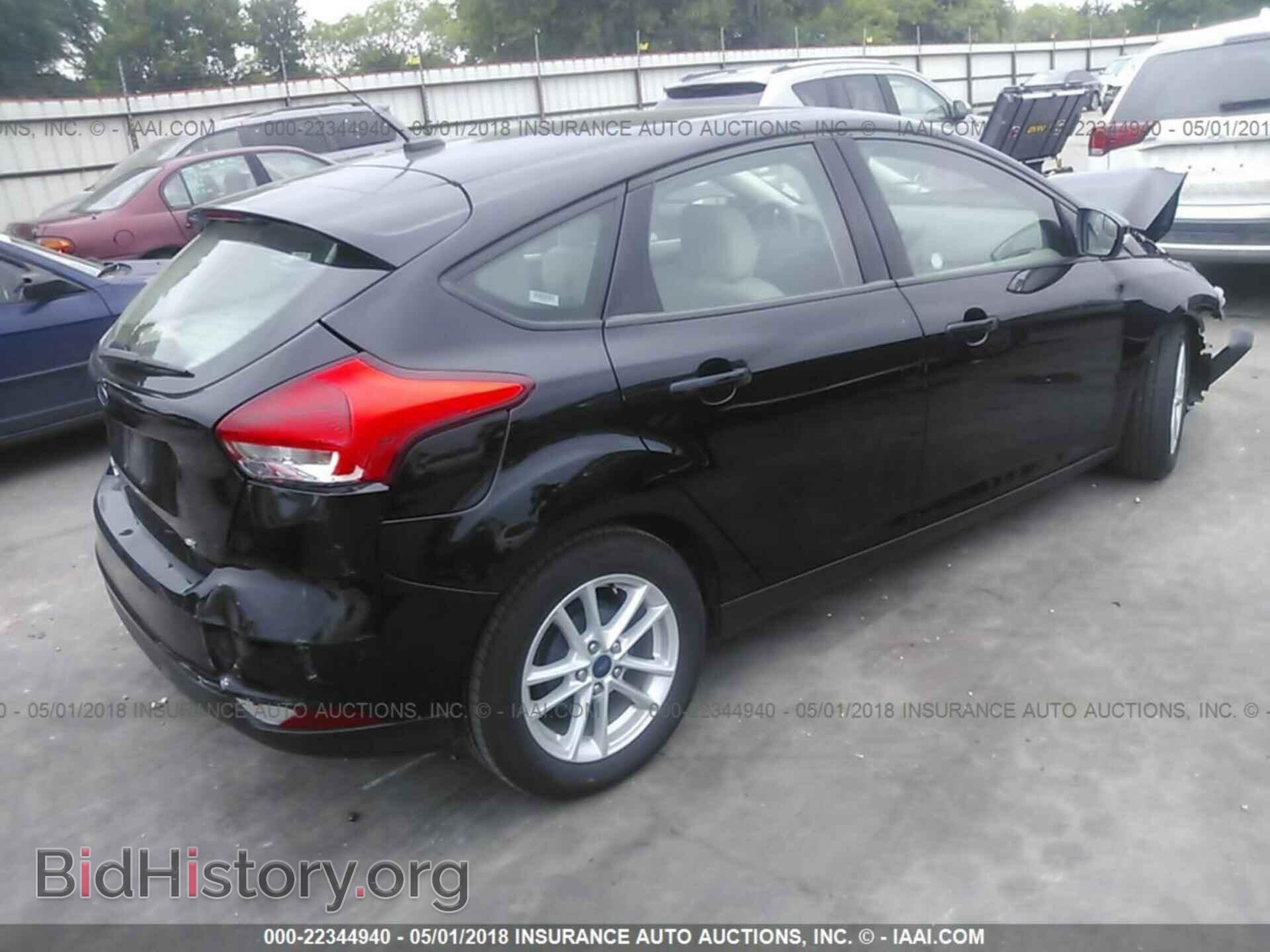 2017 Ford Focus - VIN: 1FADP3K21HL248853 - Photo 4