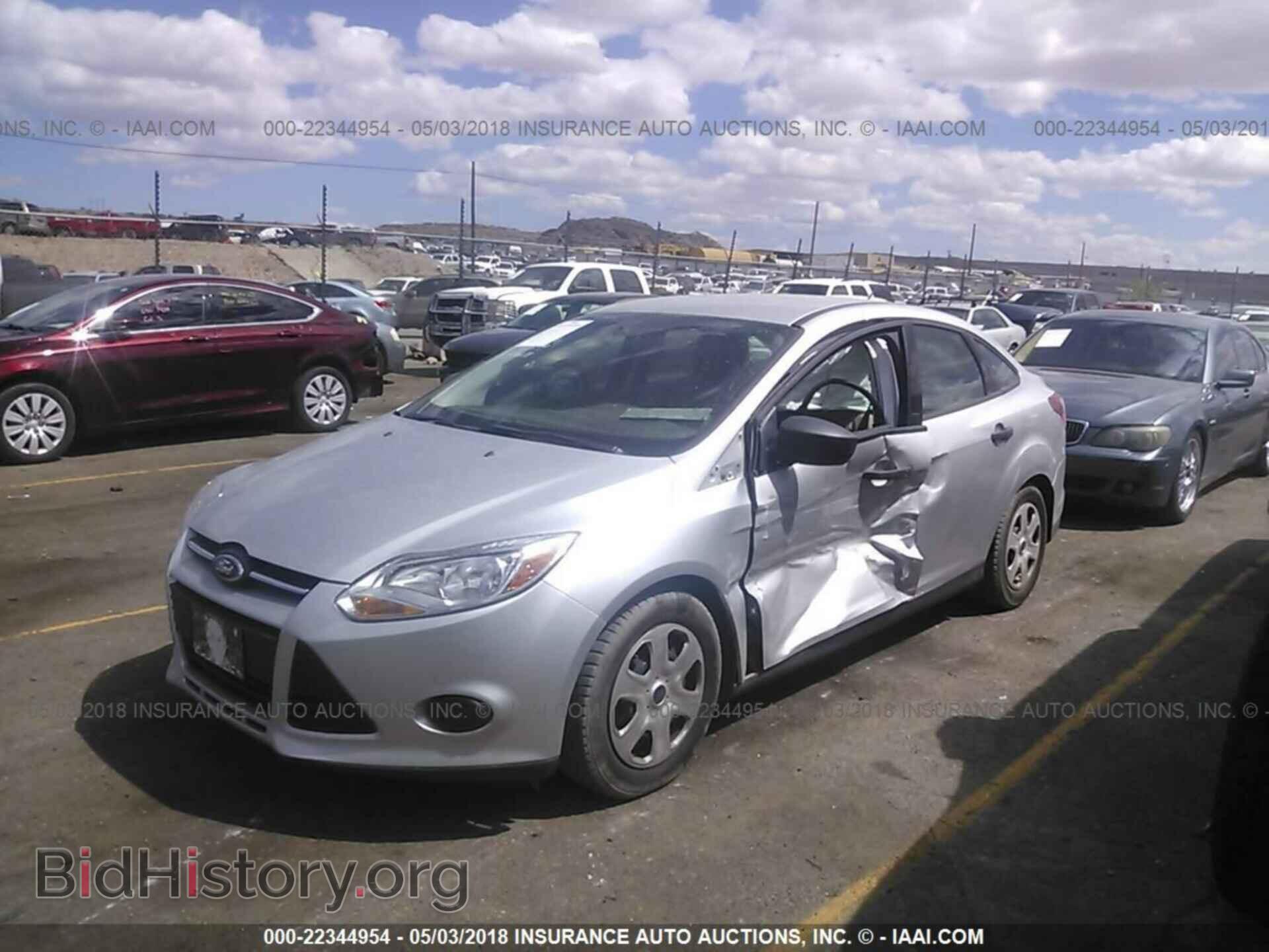 2014 Ford Focus - VIN: 1FADP3E2XEL330264 - Фото 2