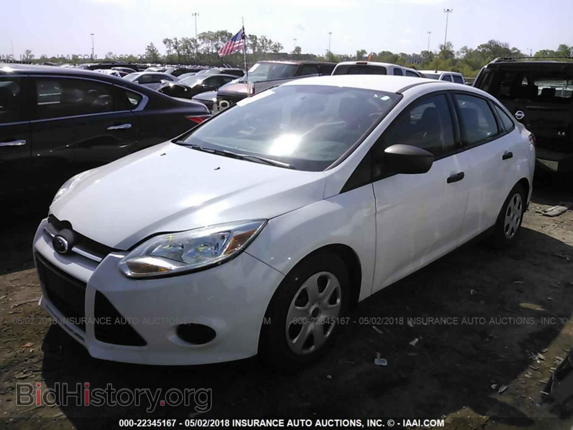 2014 Ford Focus - VIN: 1FADP3E27EL220269 - Фото 2