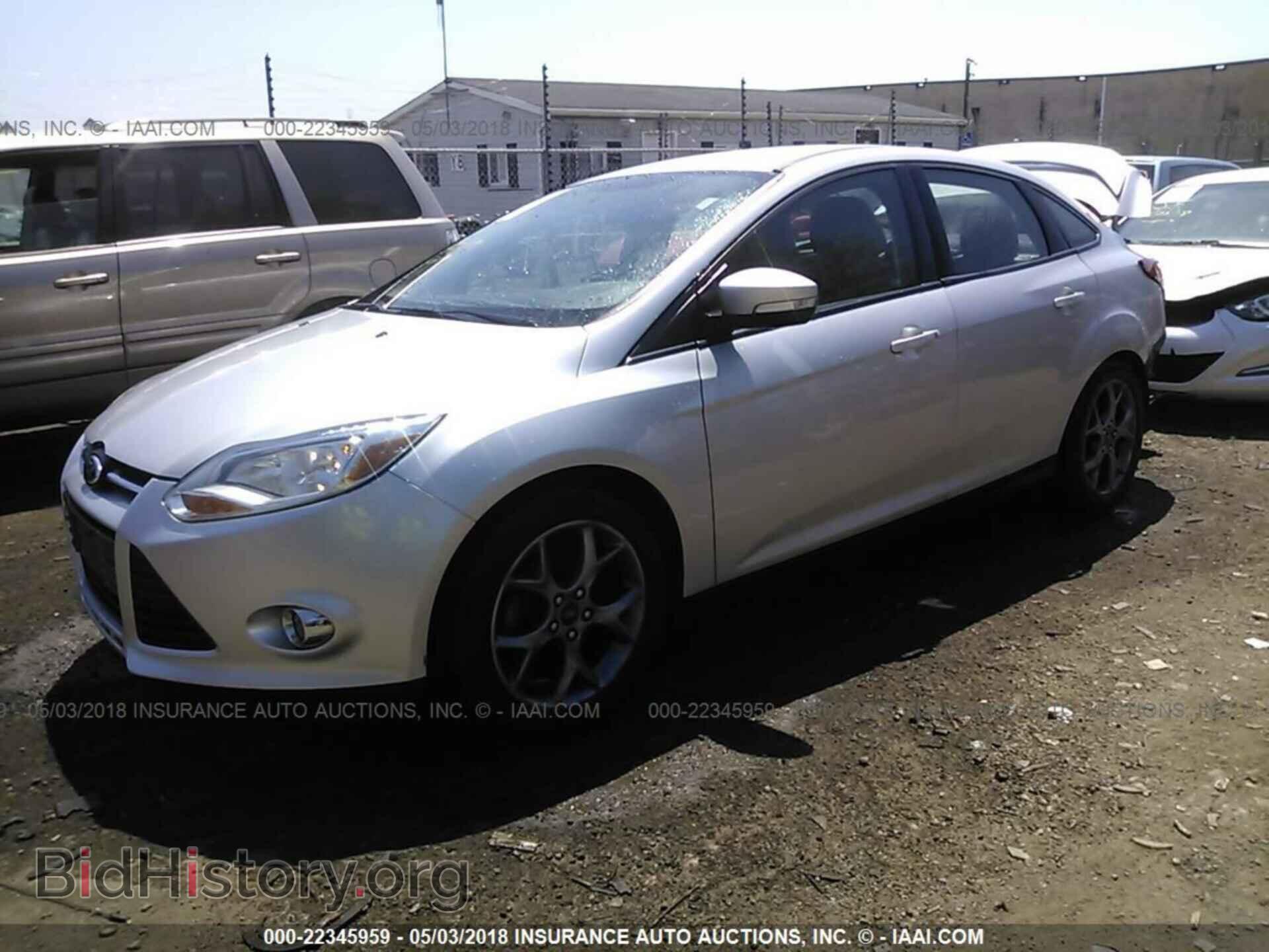 2014 Ford Focus - VIN: 1FADP3F22EL302246 - Фото 2