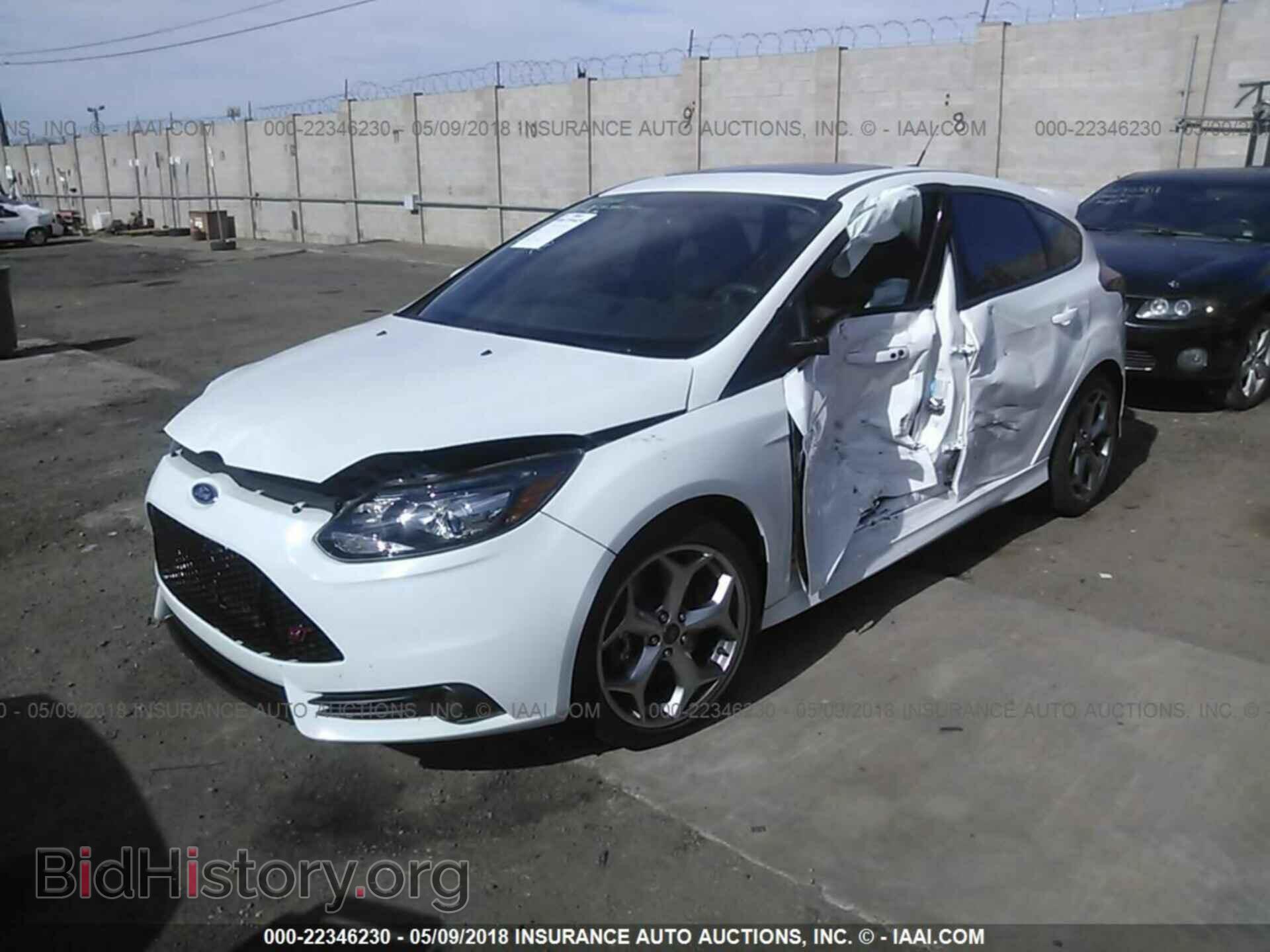 2014 Ford Focus - VIN: 1FADP3L91EL453628 - Photo 2