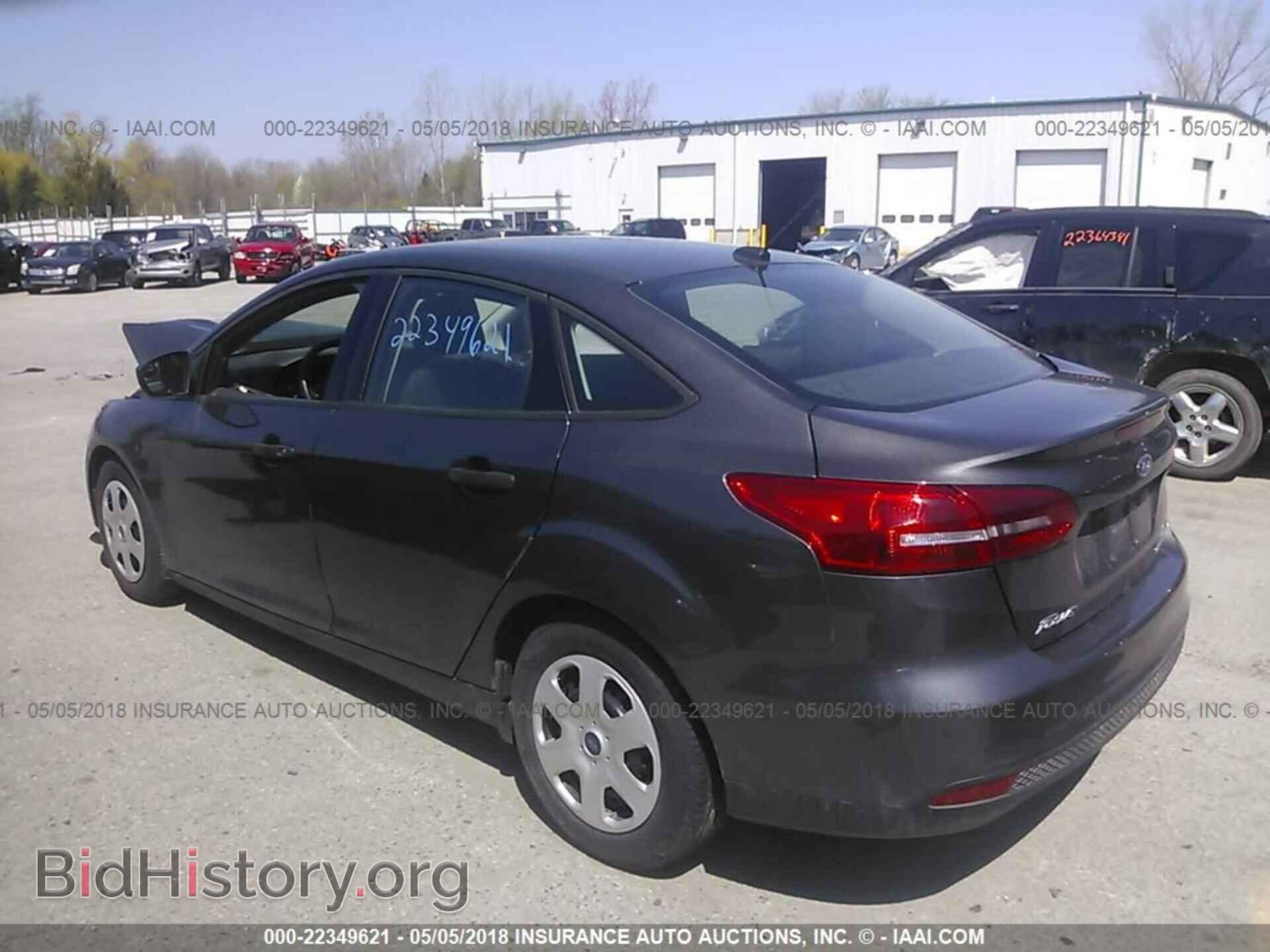2015 Ford Focus - VIN: 1FADP3E27FL302178 - Photo 3