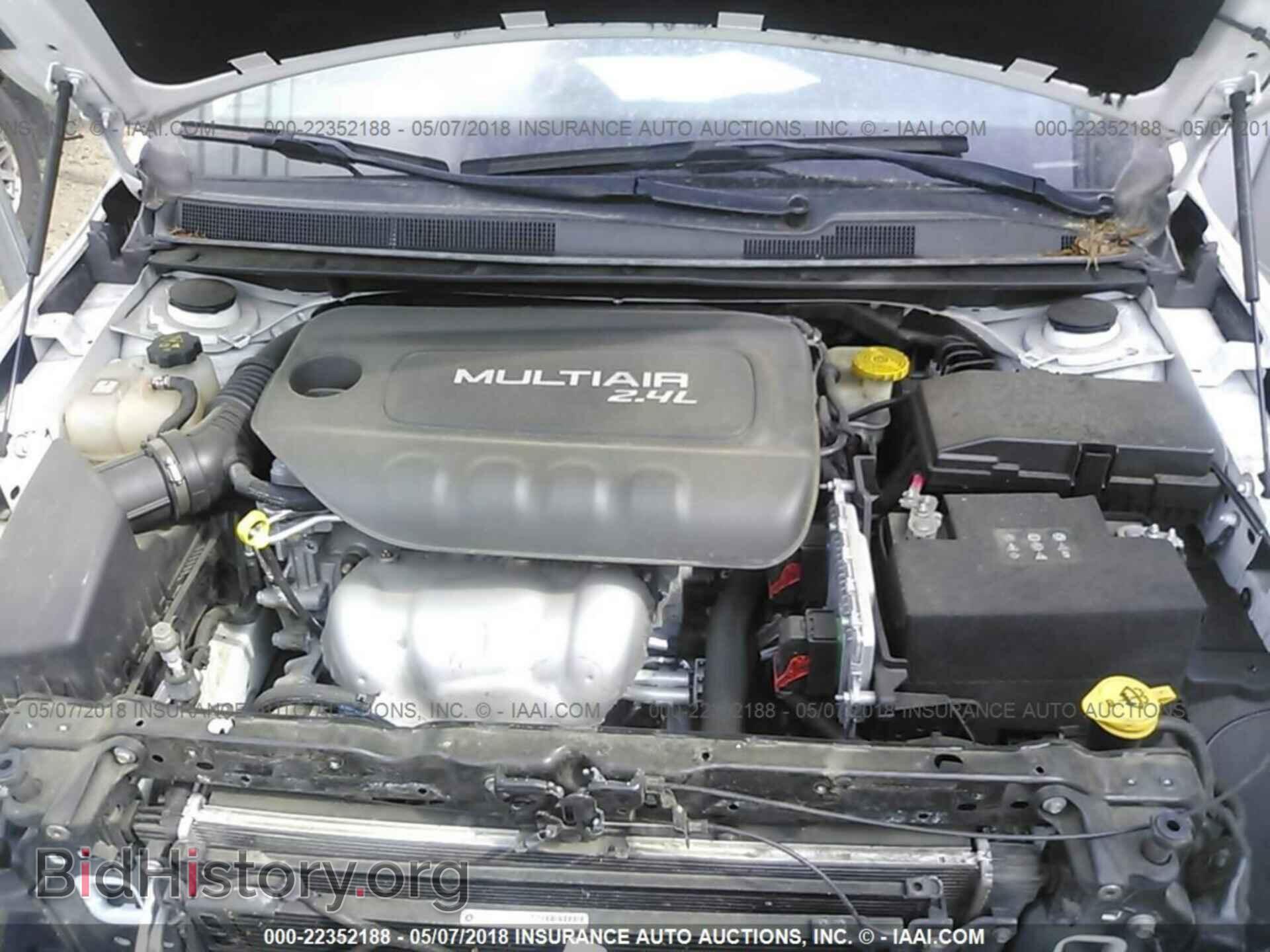 2015 Chrysler 200 - VIN: 1C3CCCAB5FN695467 - Photo 10