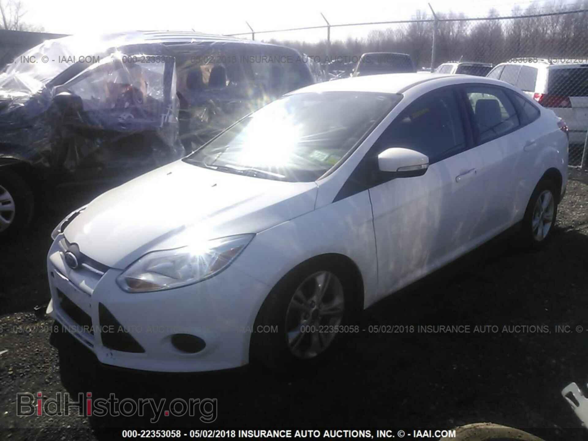 2014 Ford Focus - VIN: 1FADP3F28EL359065 - Photo 2