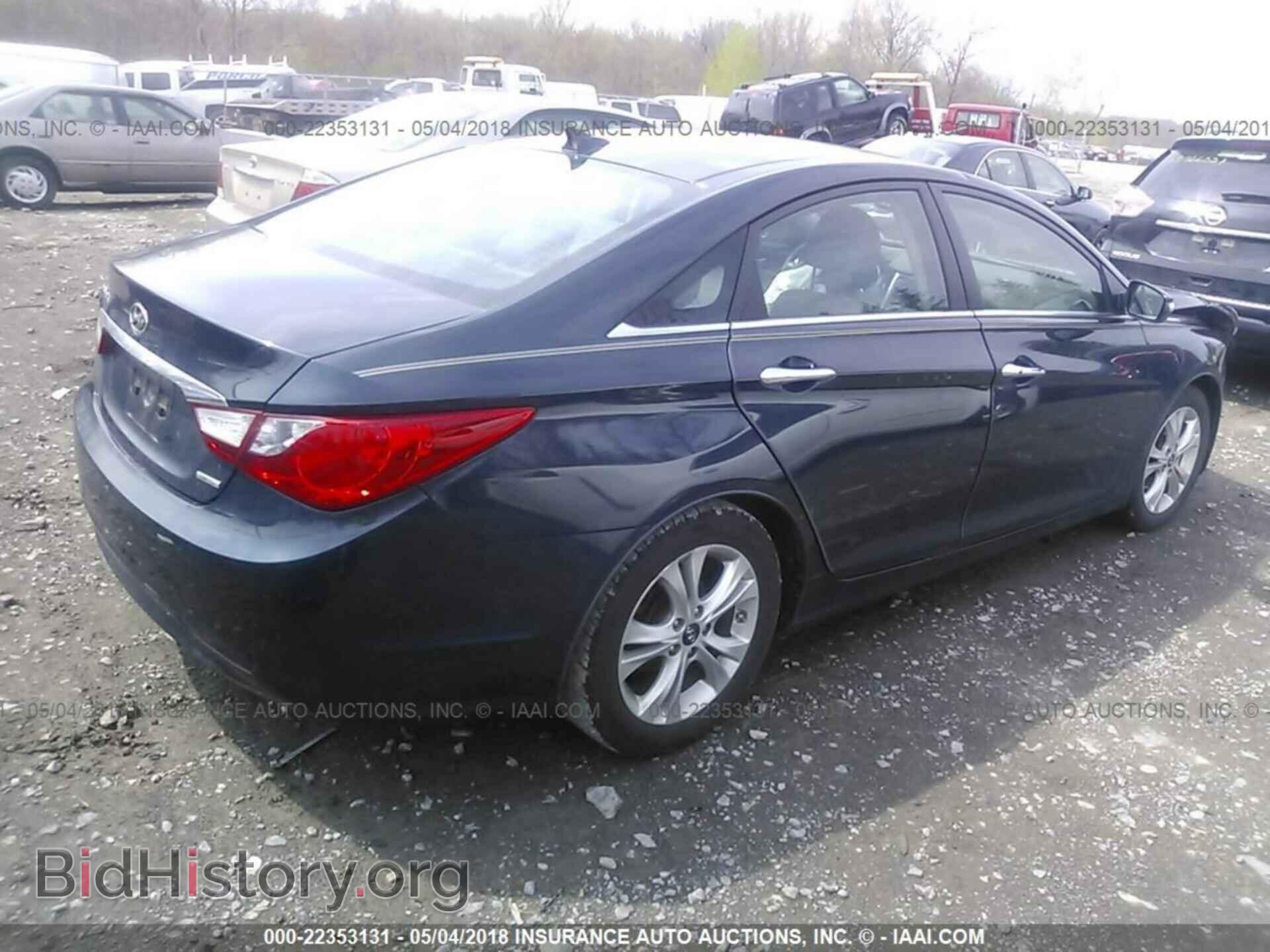 2012 Hyundai Sonata - VIN: 5NPEC4AC4CH370470 - Photo 4