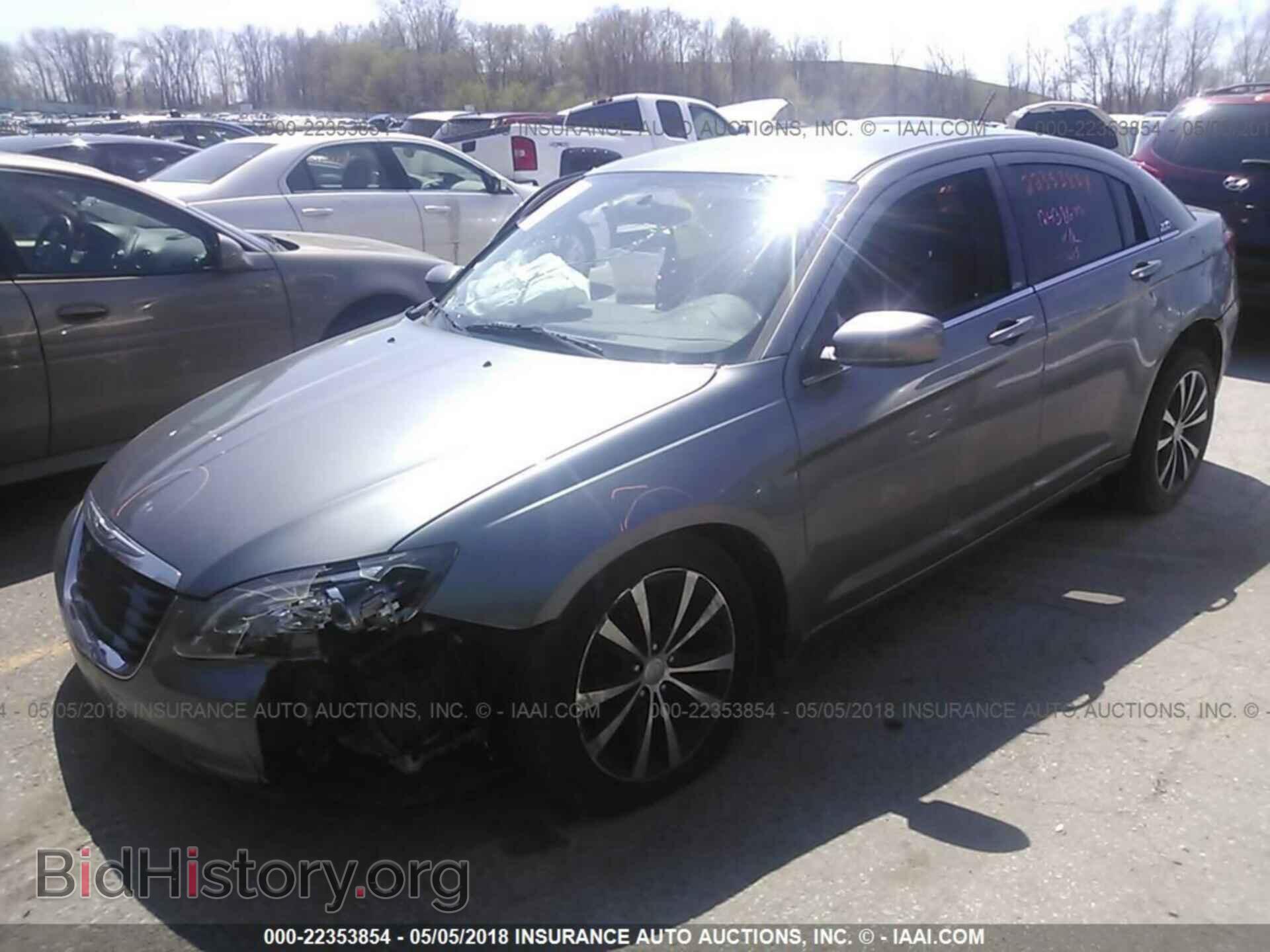 2013 Chrysler 200 - VIN: 1C3CCBBB7DN597644 - Photo 2