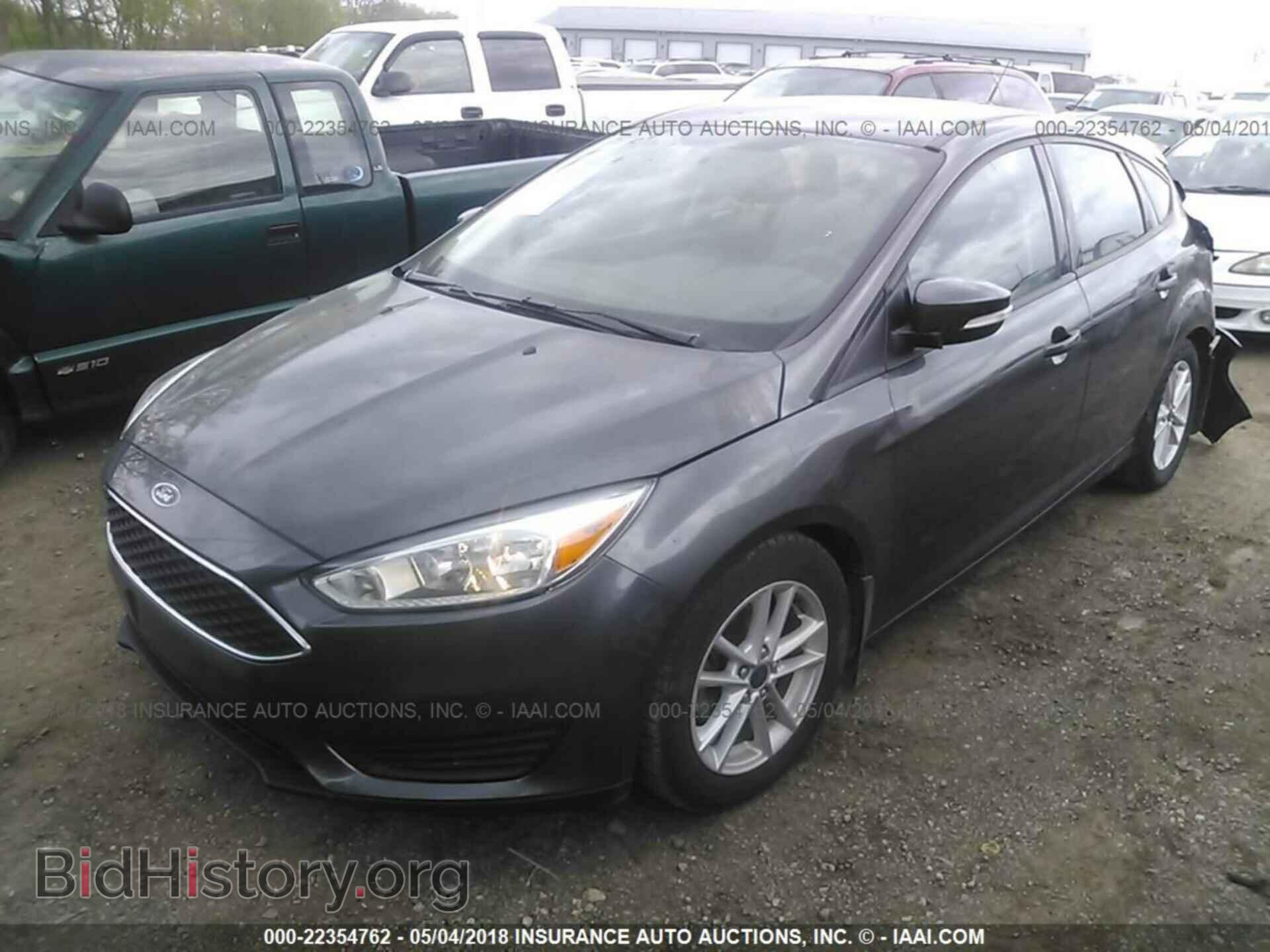 2016 Ford Focus - VIN: 1FADP3K25GL332186 - Photo 2