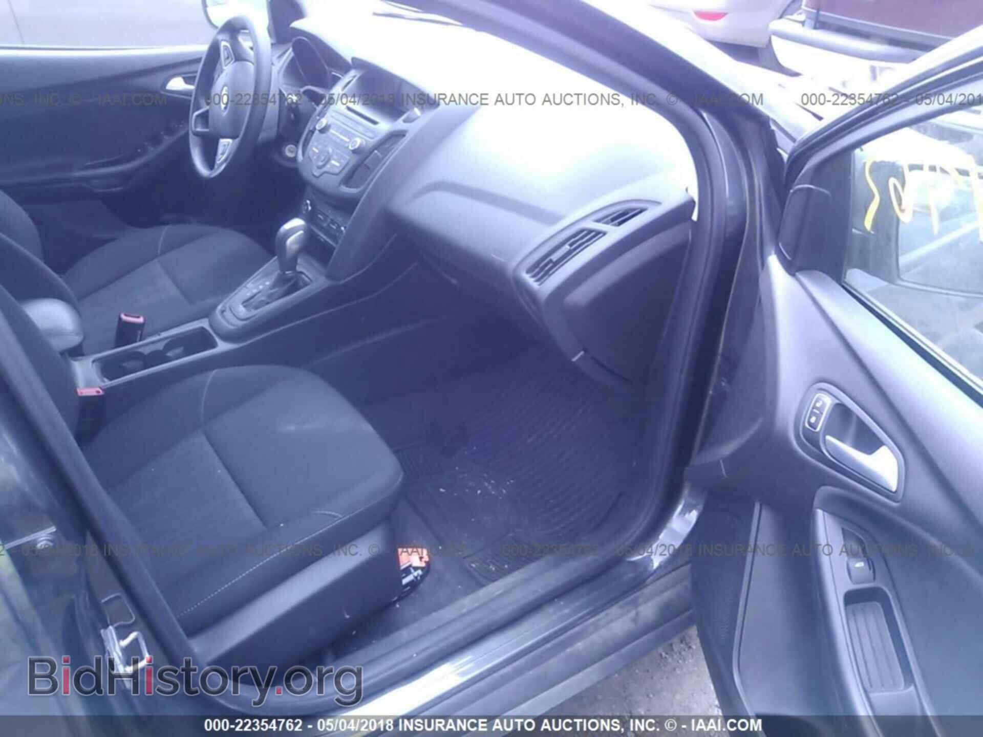 2016 Ford Focus - VIN: 1FADP3K25GL332186 - Photo 5