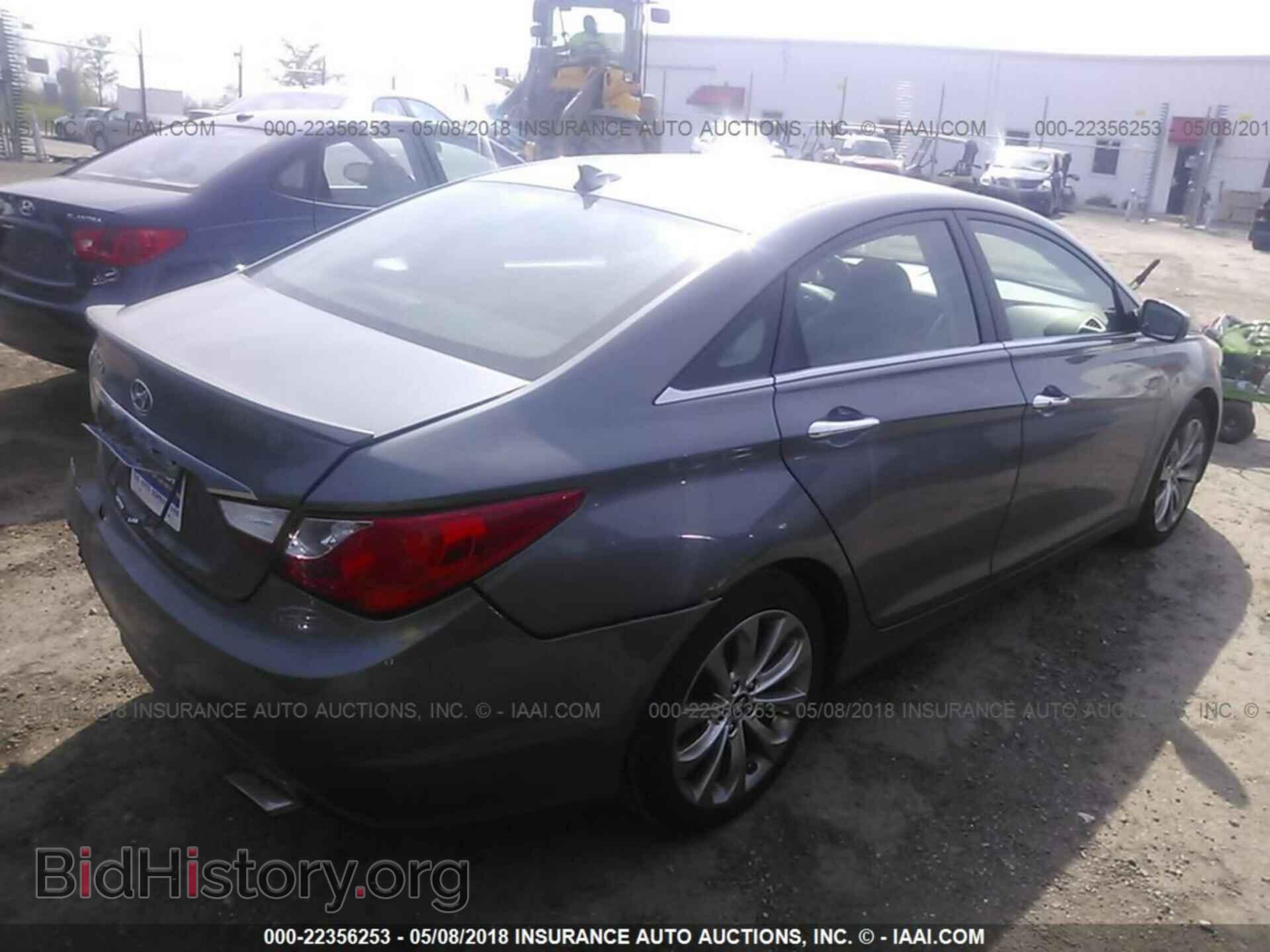 2012 Hyundai Sonata - VIN: 5NPEC4AC0CH426422 - Photo 4