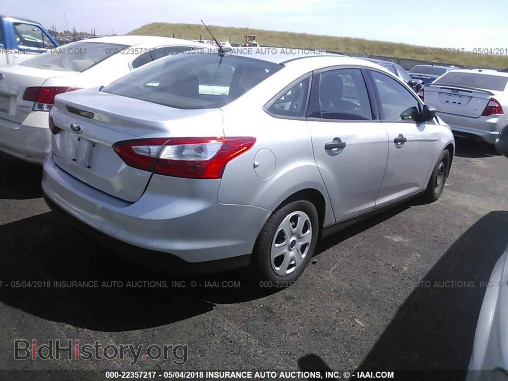2014 Ford Focus - VIN: 1FADP3E23EL199680 - Photo 4