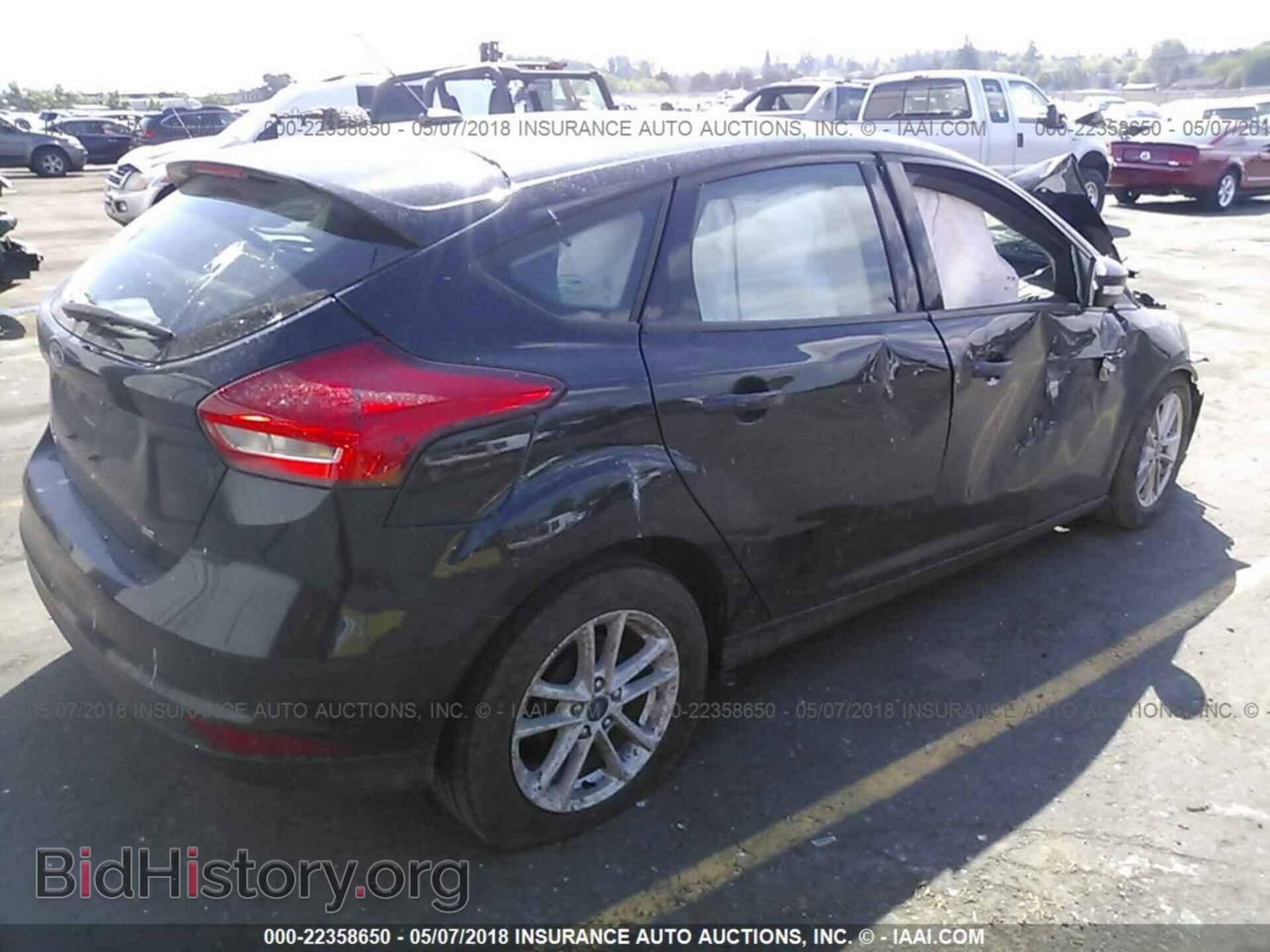 2017 Ford Focus - VIN: 1FADP3K21HL223614 - Photo 4