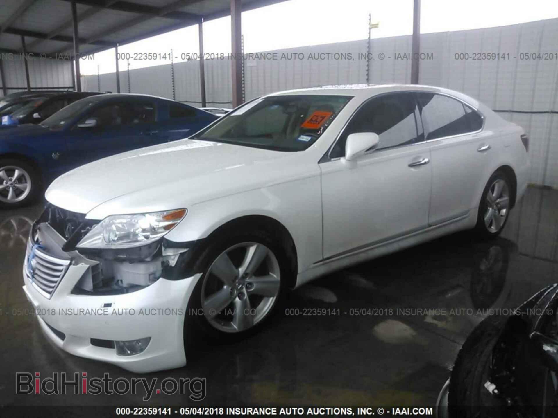 2012 Lexus Ls - VIN: JTHBL5EF3C5111433 - Фото 2