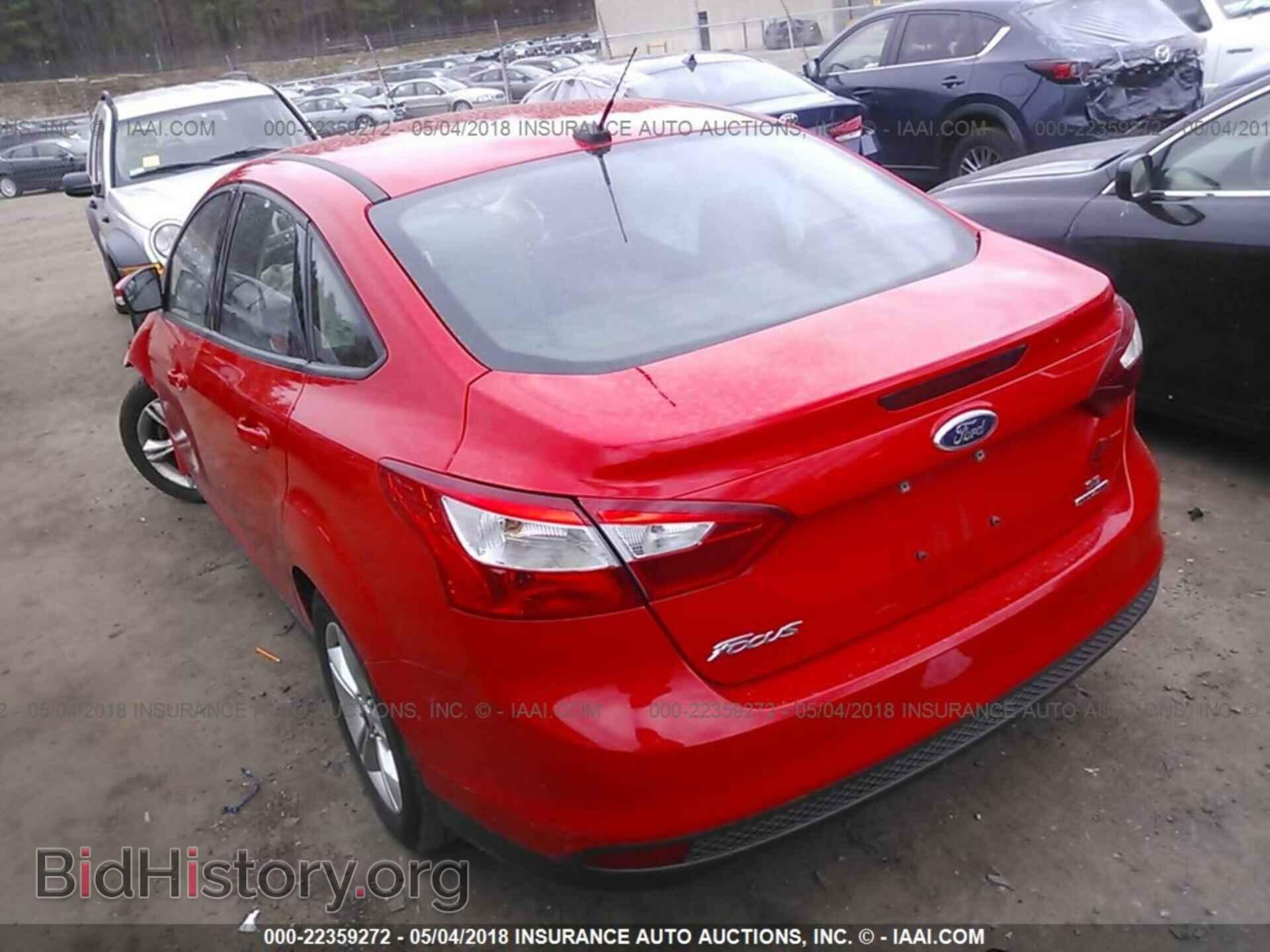 2014 Ford Focus - VIN: 1FADP3F21EL201571 - Photo 3