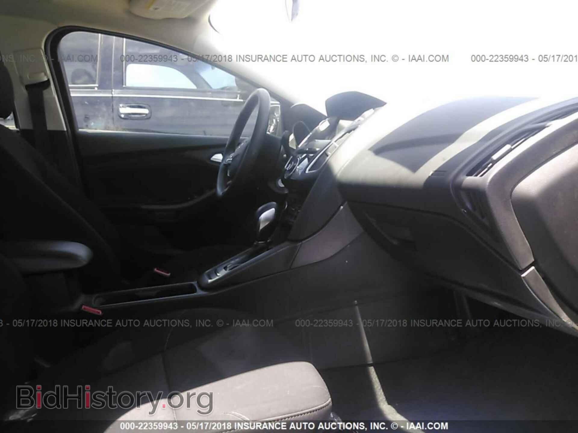 2017 Ford Focus - VIN: 1FADP3H21HL329021 - Photo 5