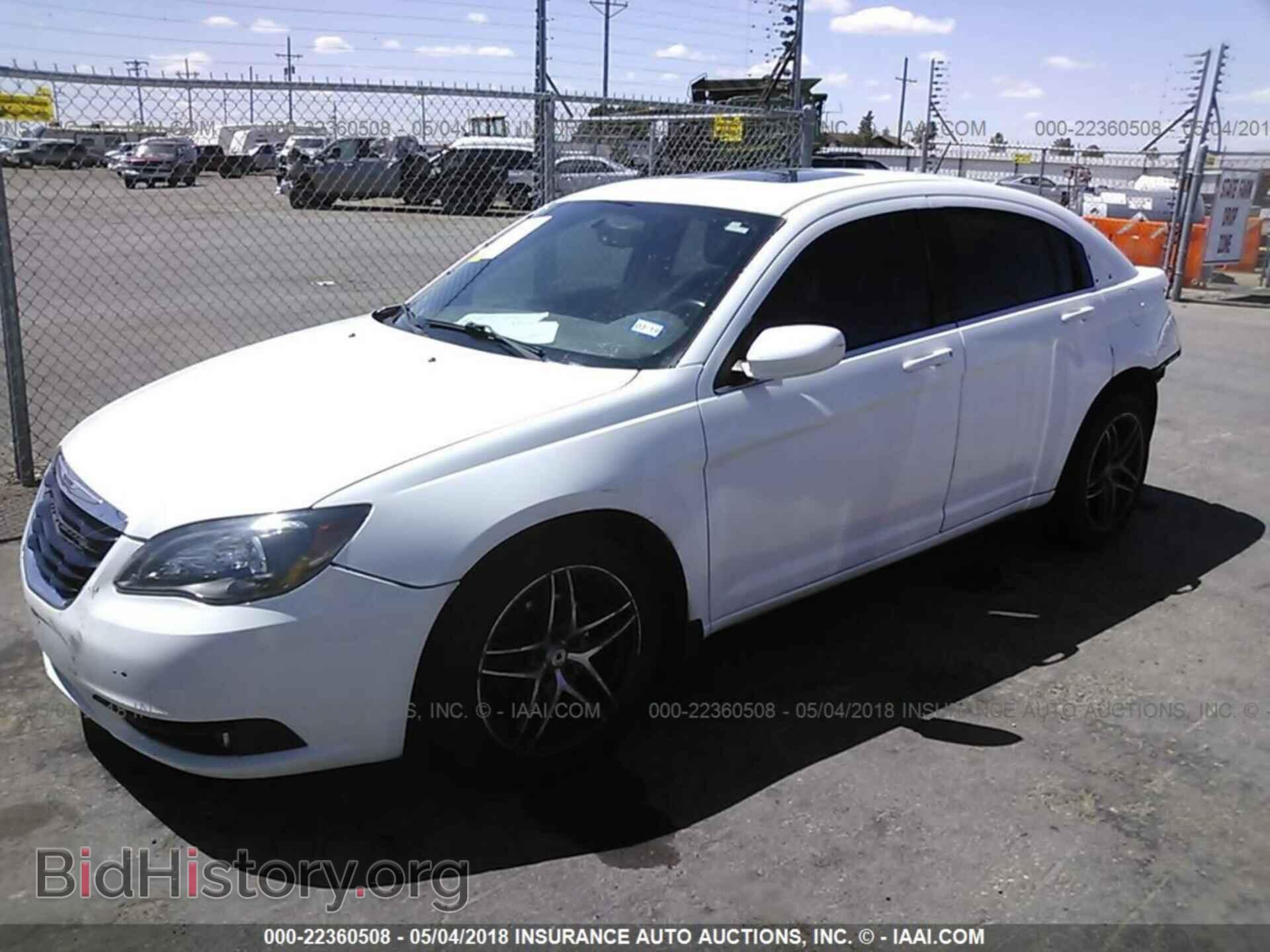 2011 Chrysler 200 - VIN: 1C3BC8FG3BN597464 - Photo 2