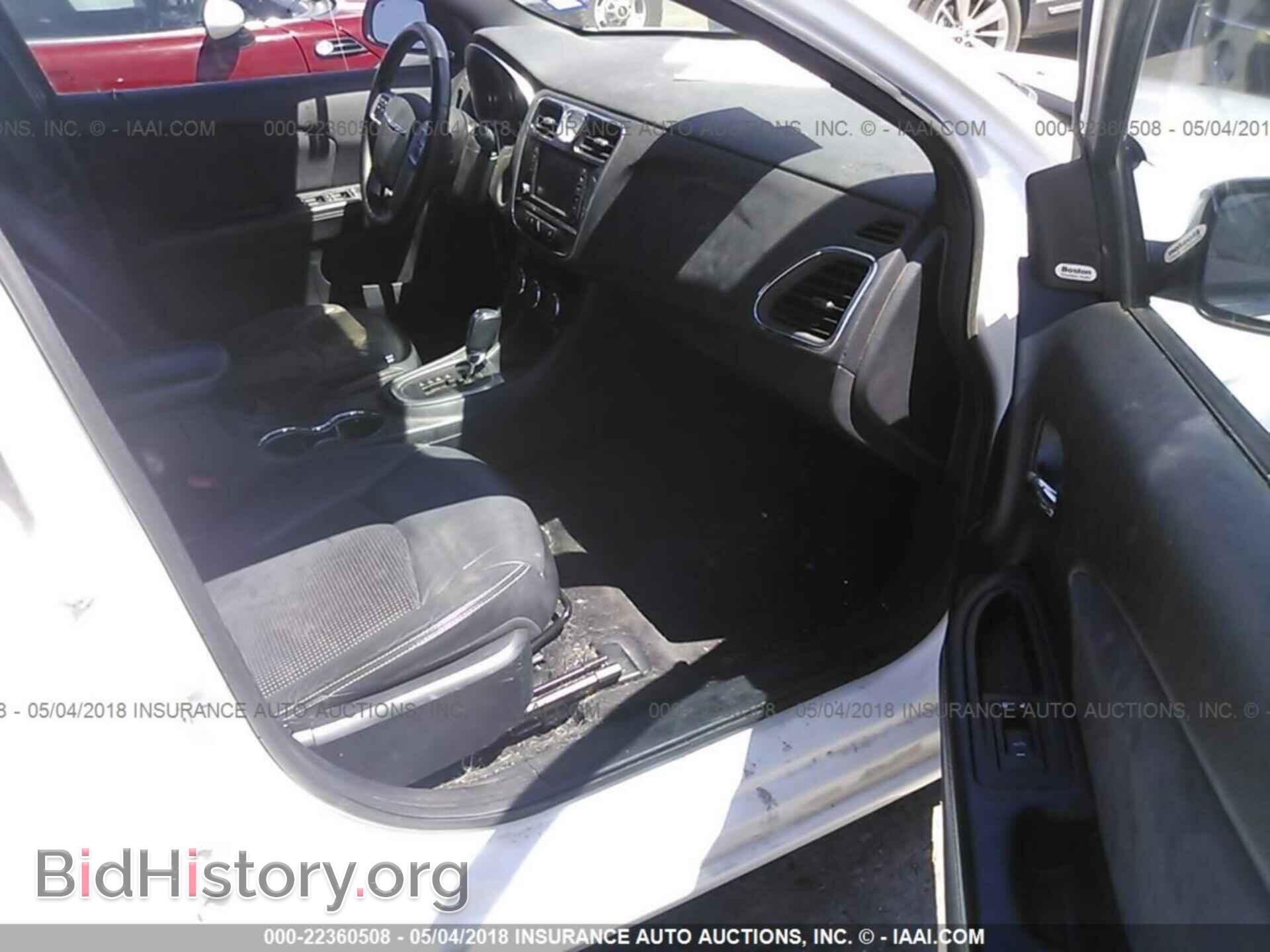 2011 Chrysler 200 - VIN: 1C3BC8FG3BN597464 - Photo 5