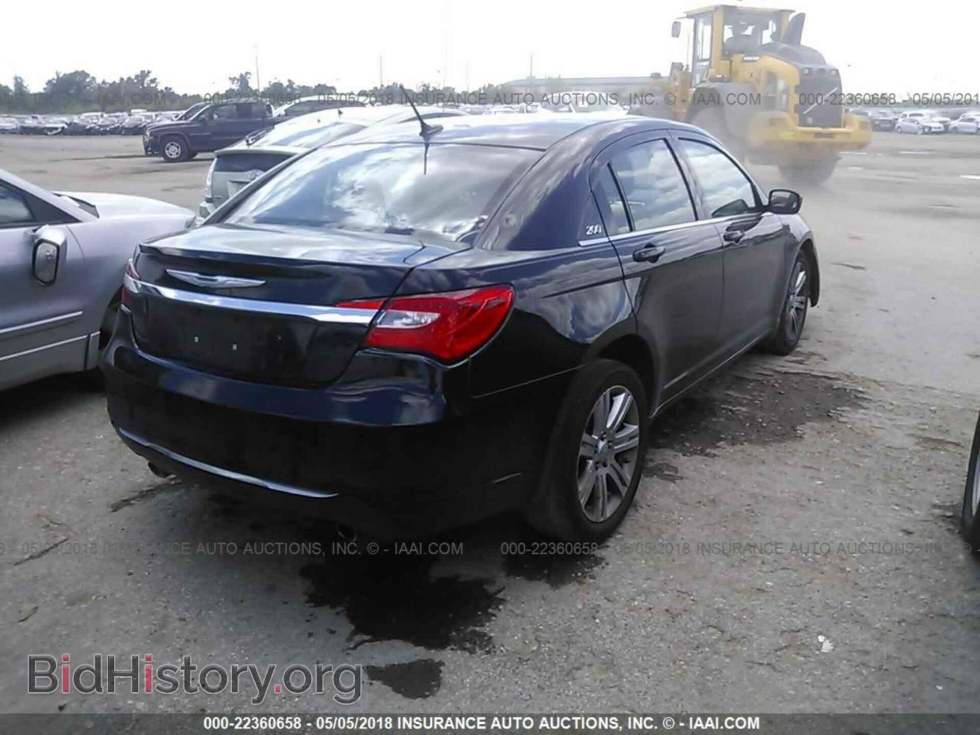 2013 Chrysler 200 - VIN: 1C3CCBBBXDN694238 - Photo 4