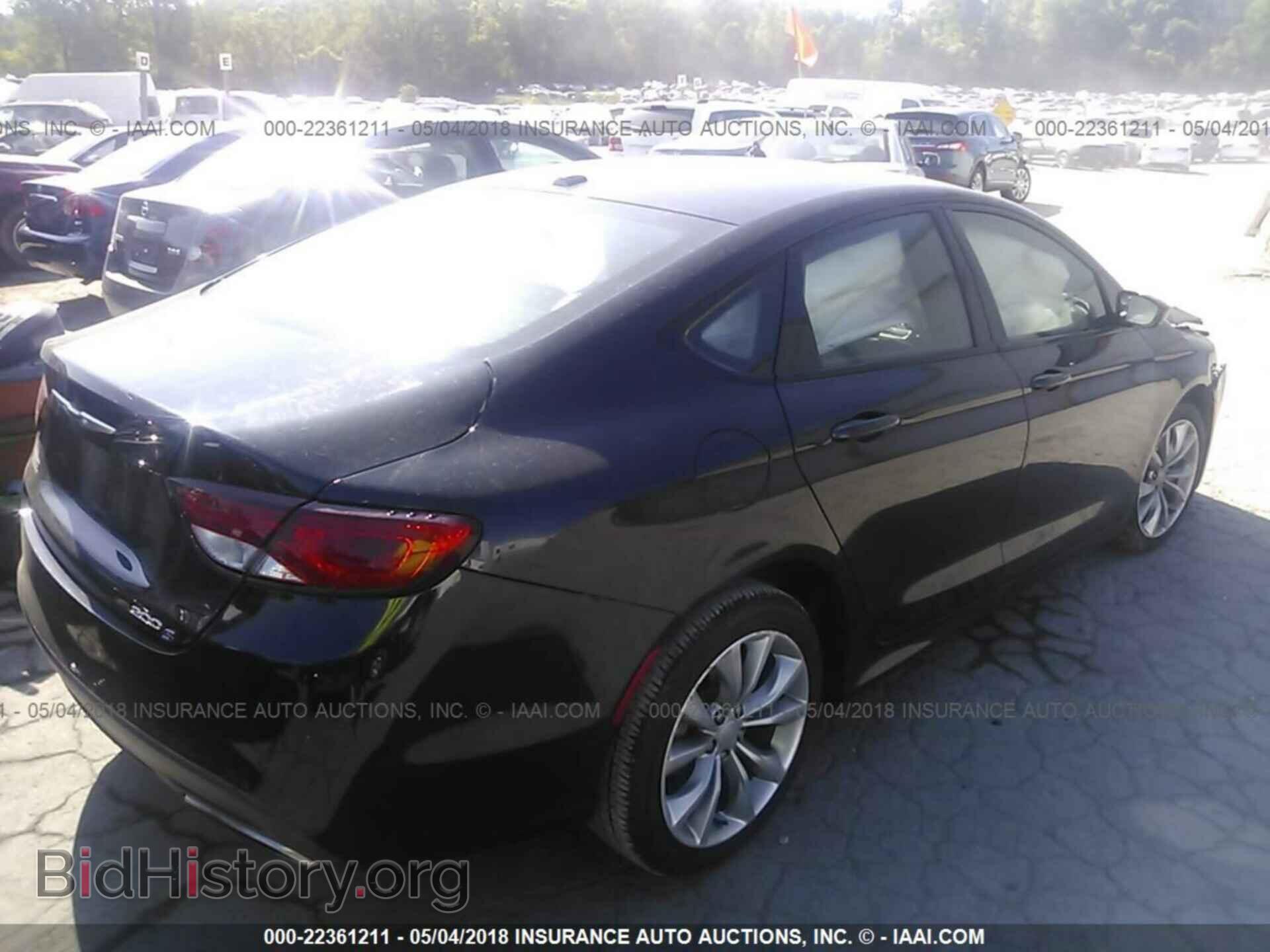 2015 Chrysler 200 - VIN: 1C3CCCBBXFN758755 - Photo 4