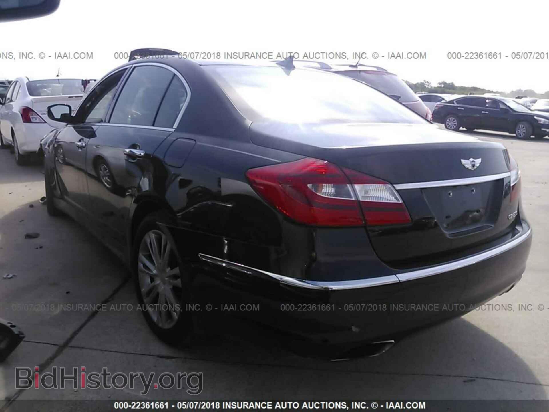 2012 Hyundai Genesis - VIN: KMHGC4DD0CU196668 - Фото 3
