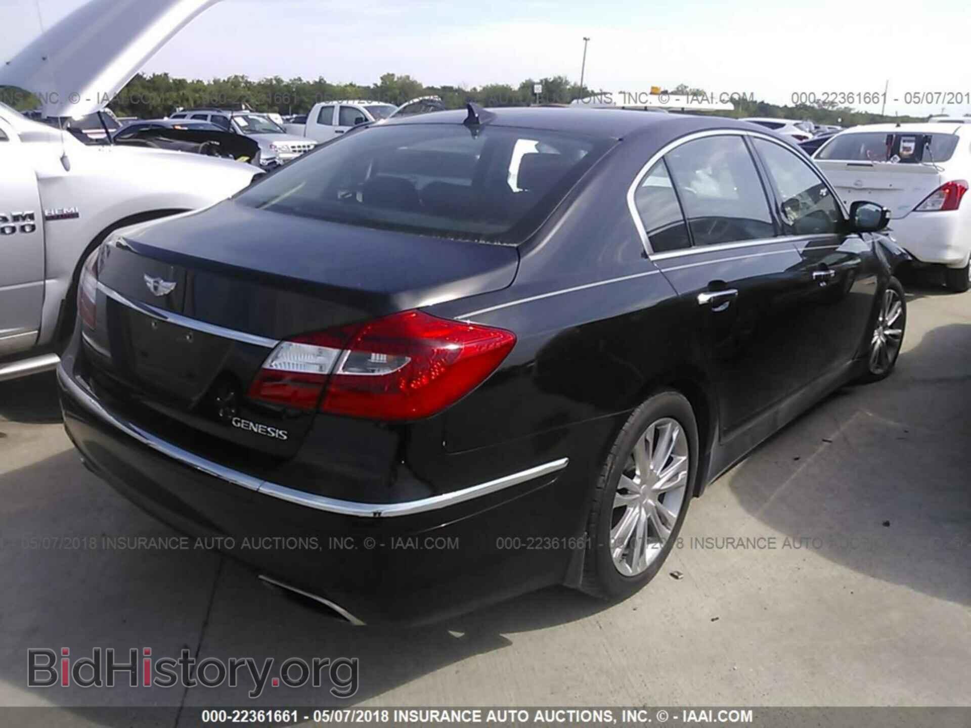 2012 Hyundai Genesis - VIN: KMHGC4DD0CU196668 - Фото 4