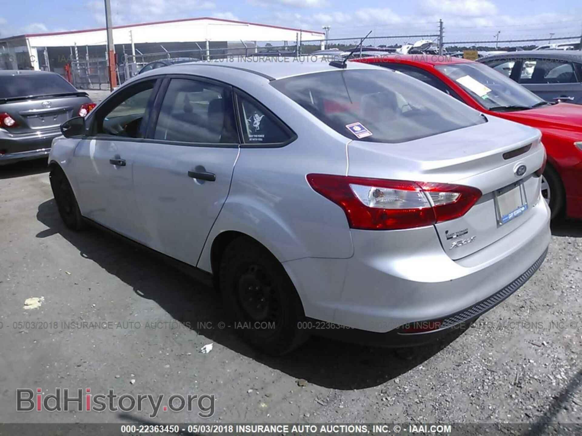 2014 Ford Focus - VIN: 1FADP3E23EL310454 - Photo 3