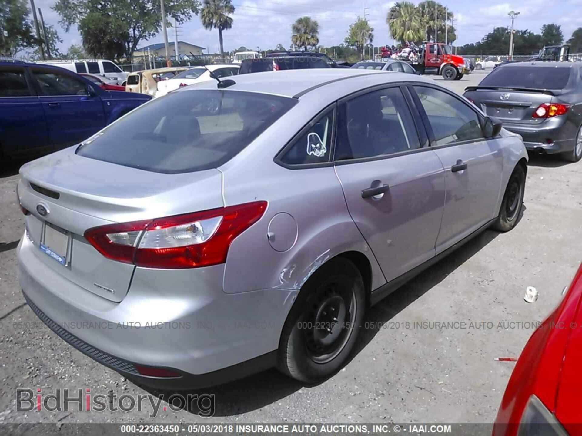 2014 Ford Focus - VIN: 1FADP3E23EL310454 - Photo 4