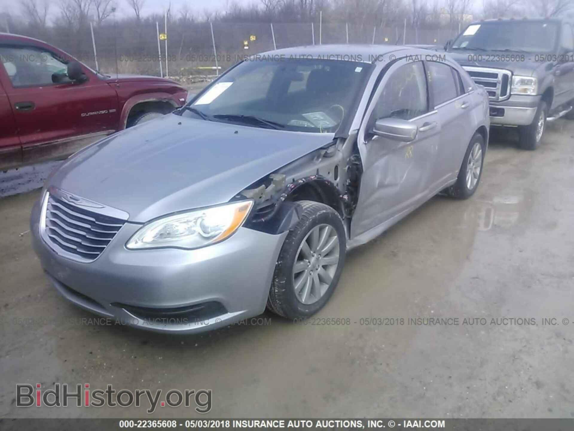 2014 Chrysler 200 - VIN: 1C3CCBBB8EN128502 - Photo 2