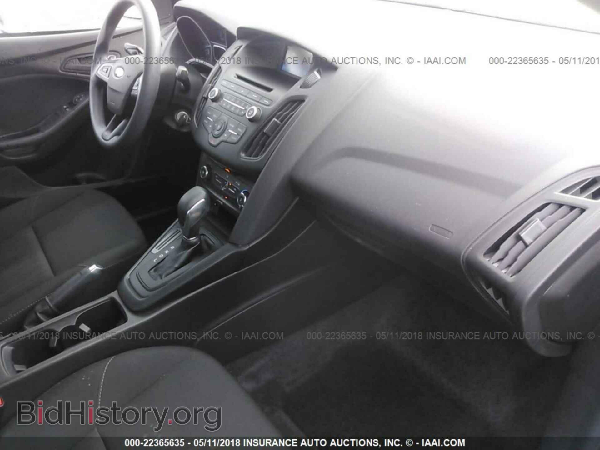 2017 Ford Focus - VIN: 1FADP3E20HL211689 - Photo 5