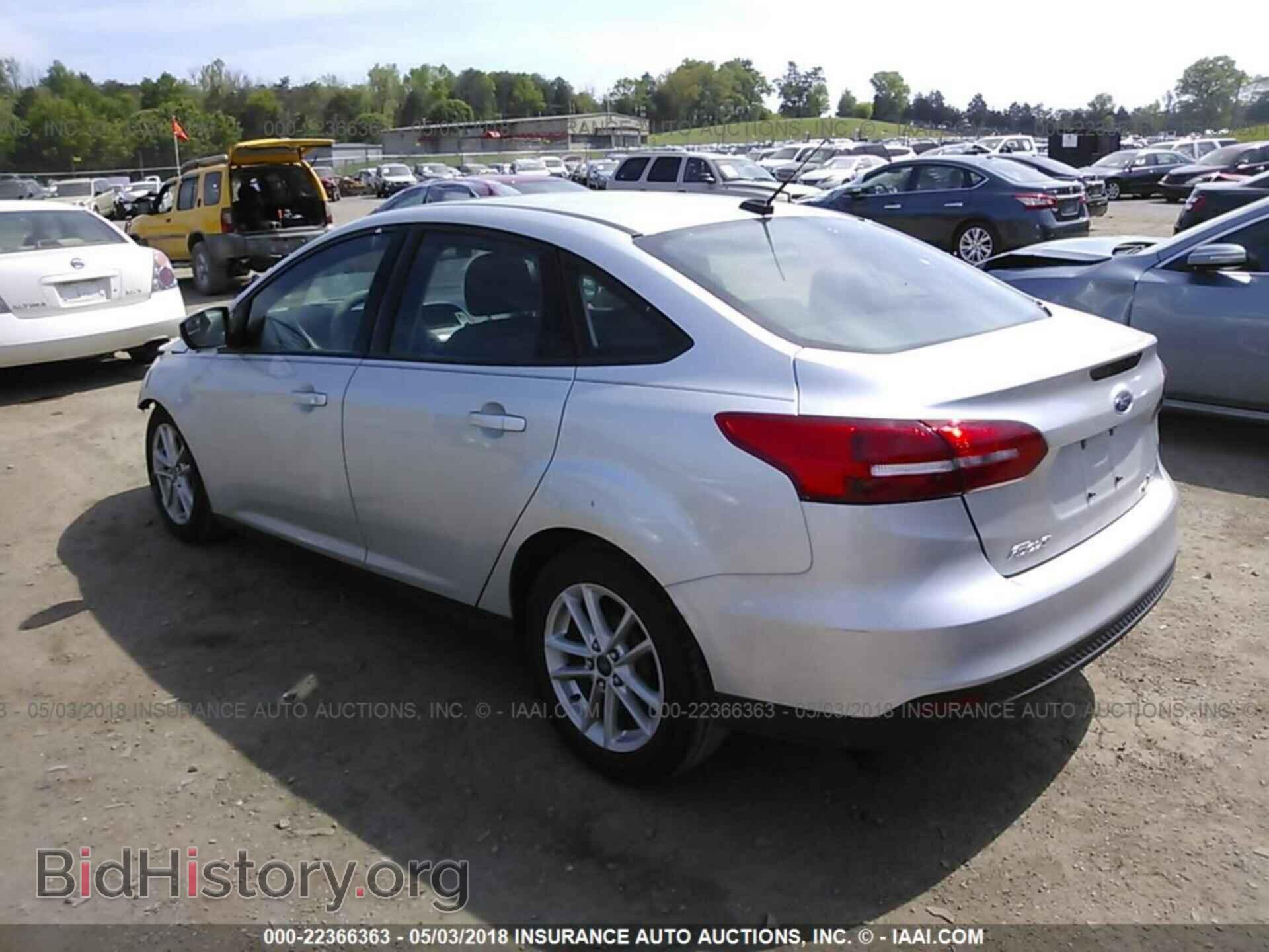 2015 Ford Focus - VIN: 1FADP3F26FL262626 - Photo 3