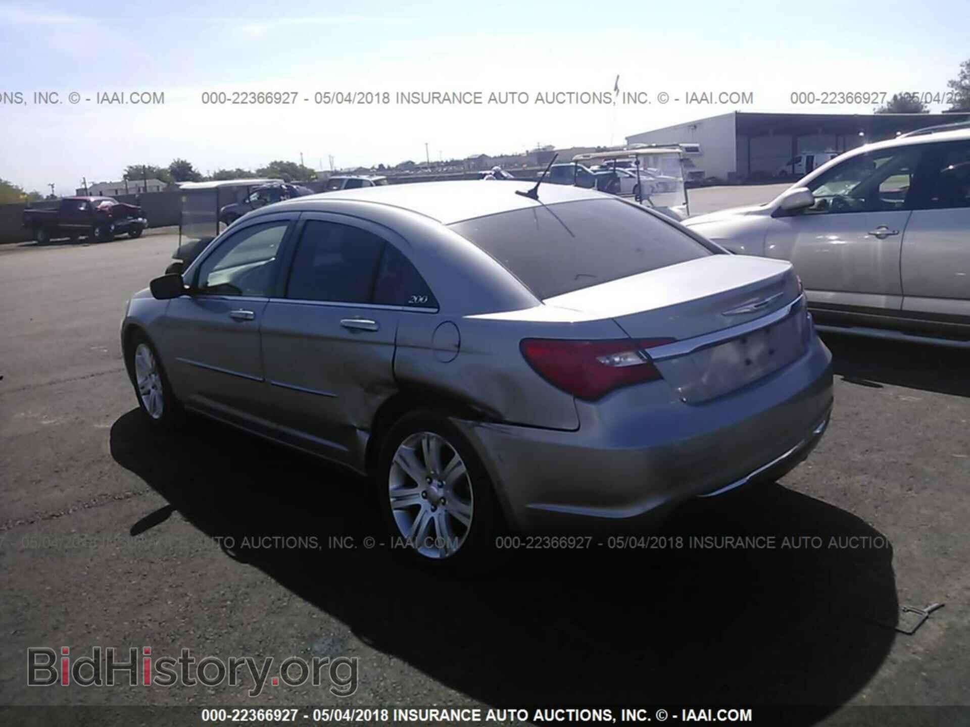 2013 Chrysler 200 - VIN: 1C3CCBBB6DN639740 - Фото 3