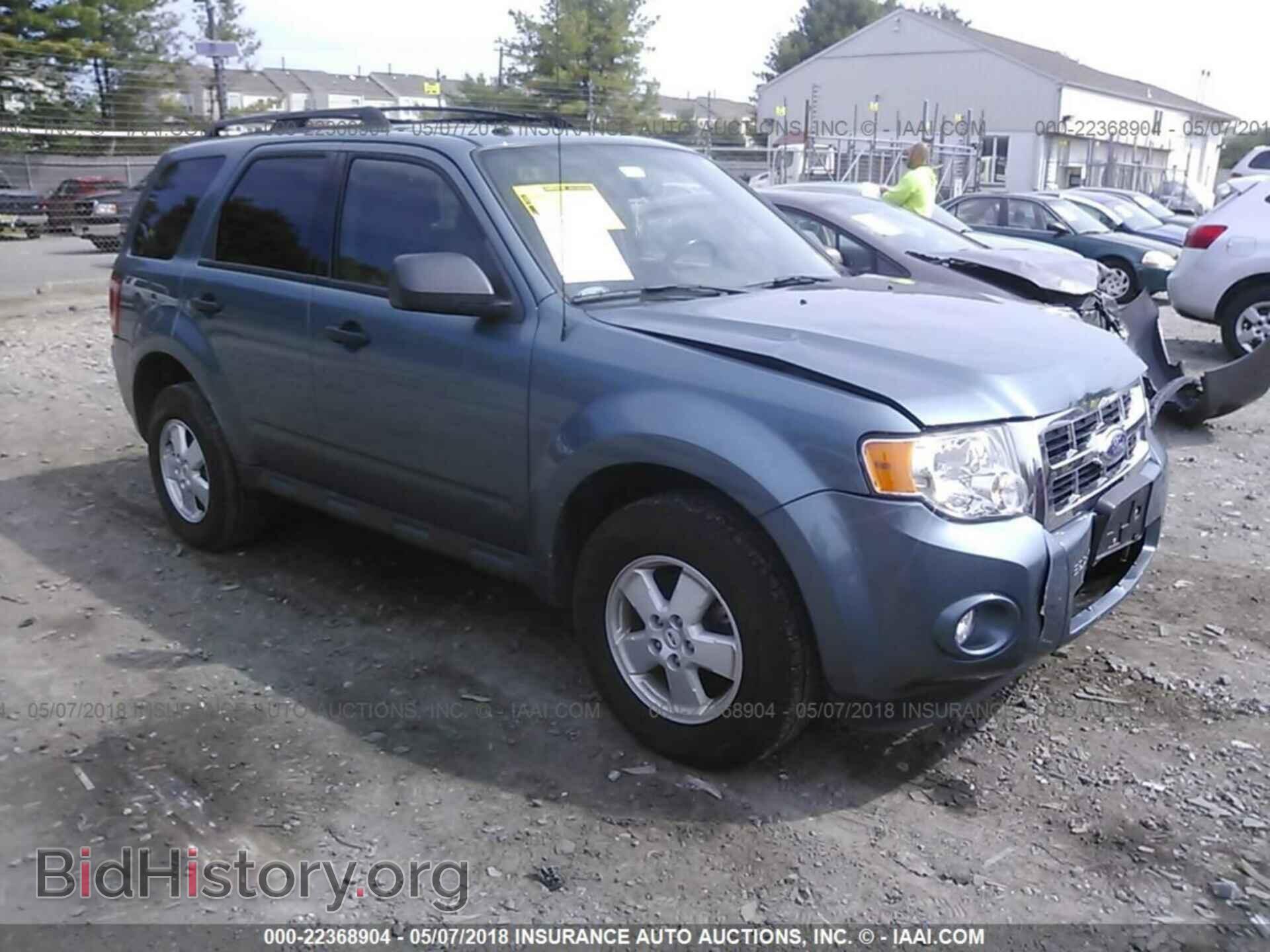 Photo 1FMCU0D75BKC15966 - Ford Escape 2011