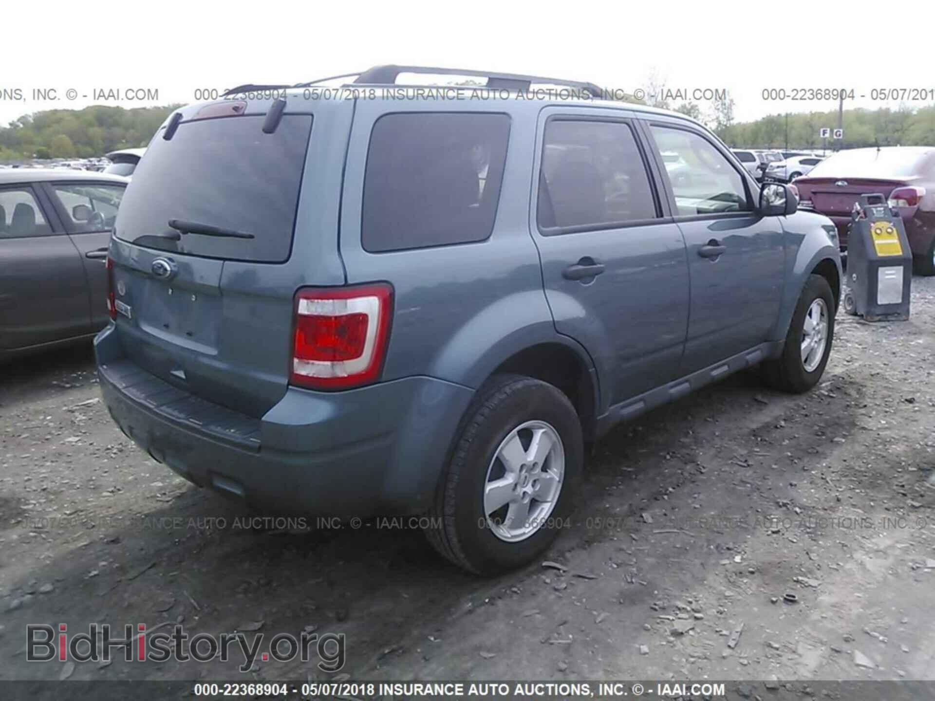 2011 Ford Escape - VIN: 1FMCU0D75BKC15966 - Photo 4