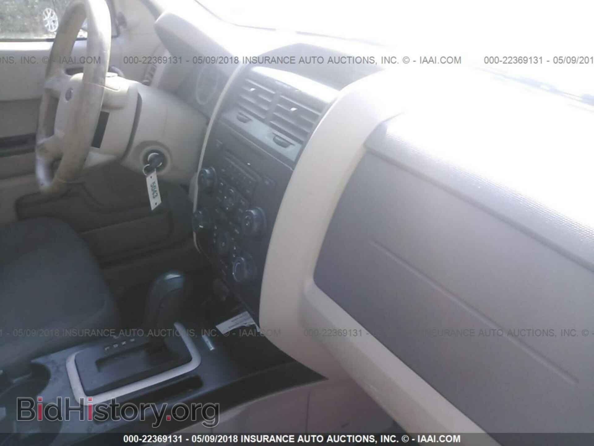 2011 Ford Escape - VIN: 1FMCU0C76BKB92487 - Фото 5