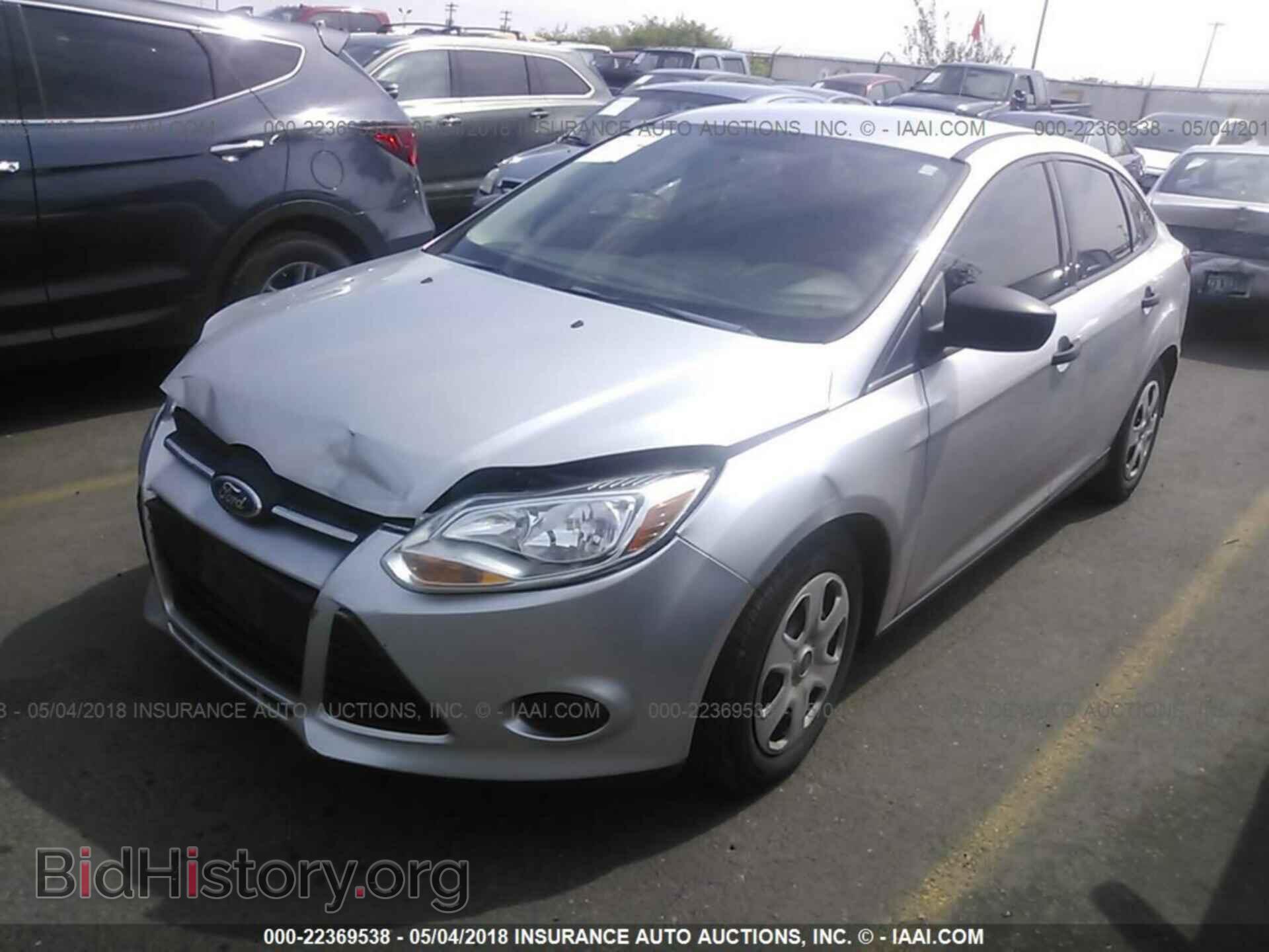 2013 Ford Focus - VIN: 1FADP3E25DL245458 - Photo 2