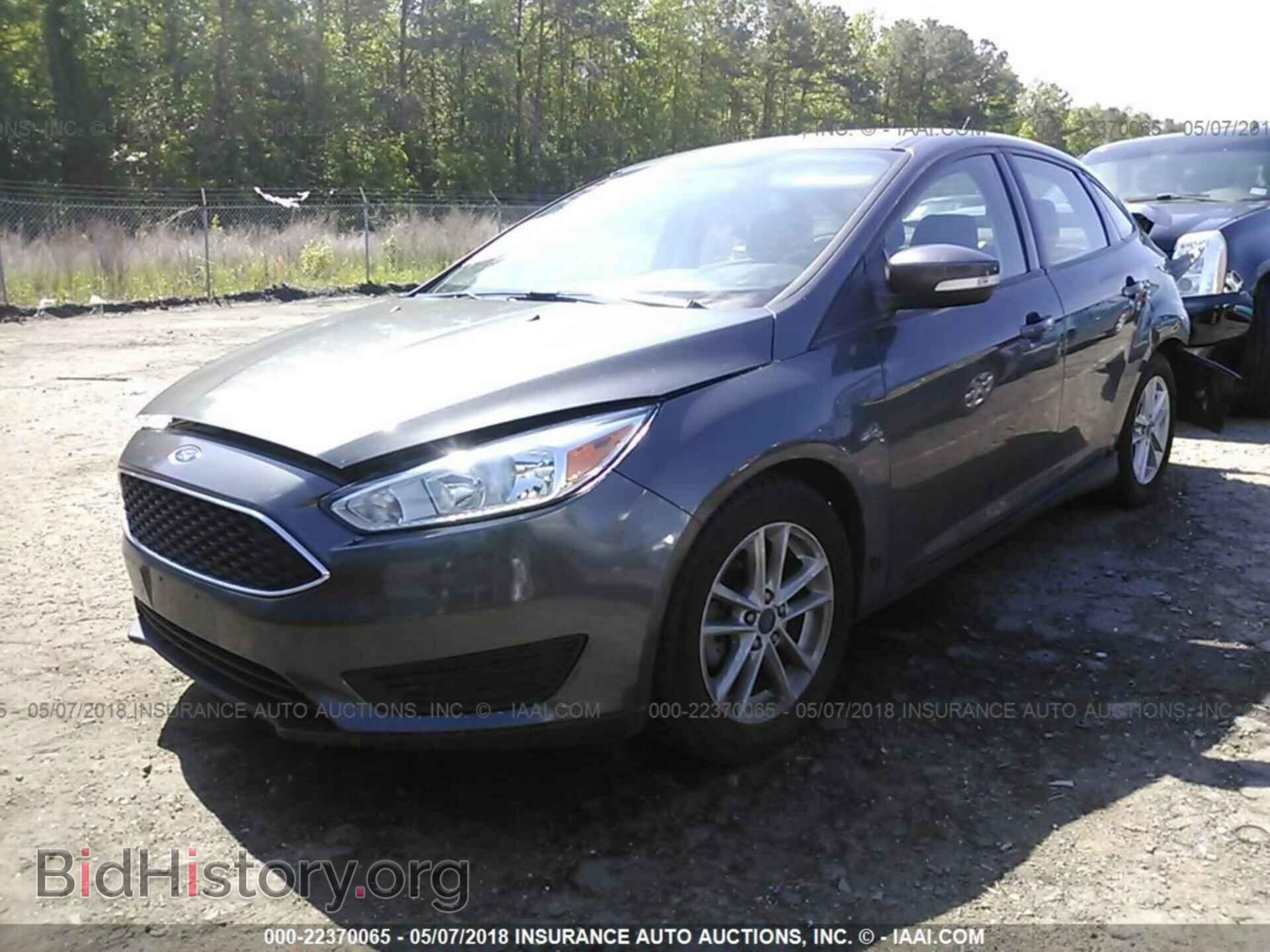 2016 Ford Focus - VIN: 1FADP3F27GL310927 - Photo 2