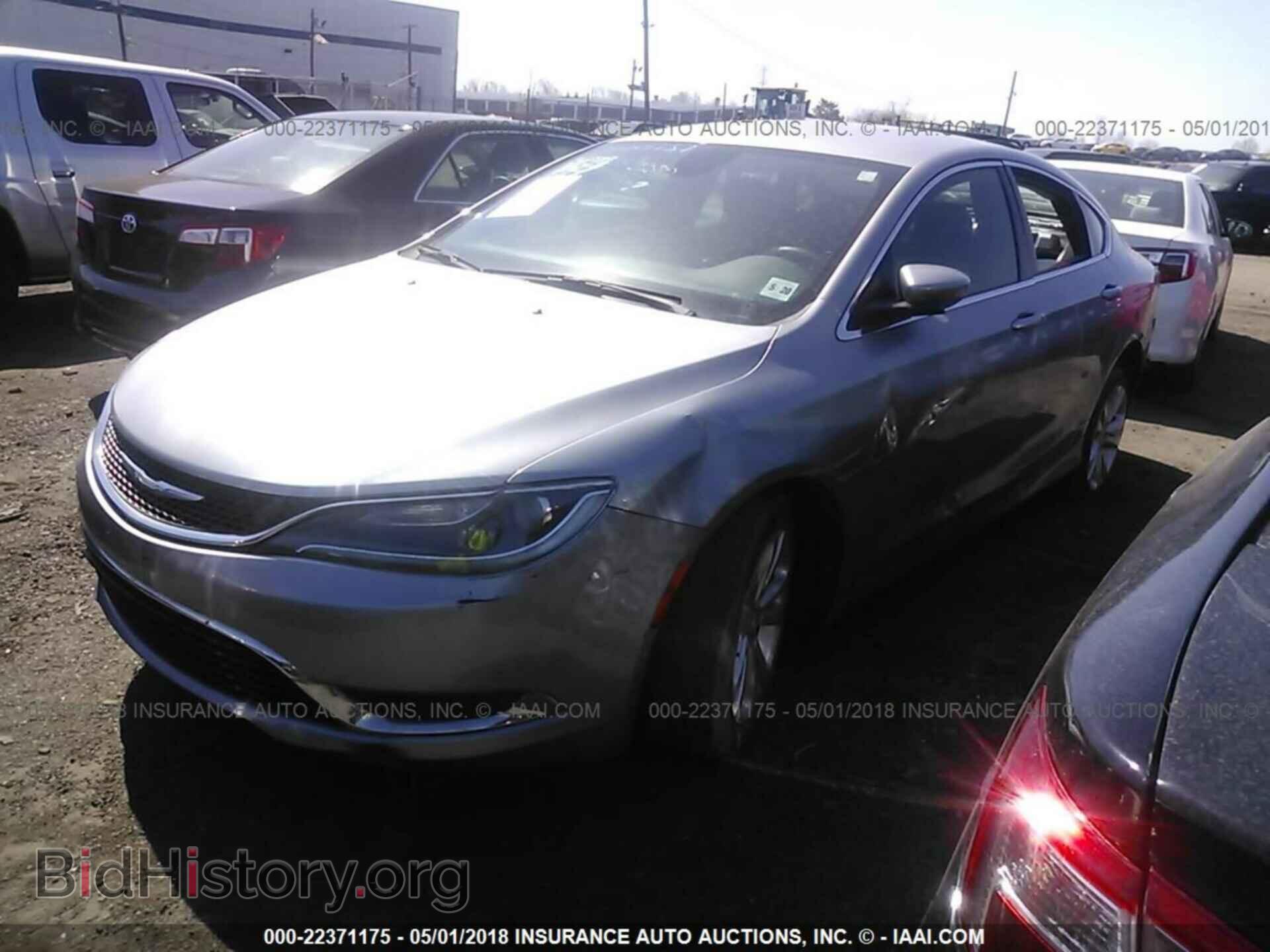 2015 Chrysler 200 - VIN: 1C3CCCAB4FN697114 - Photo 2