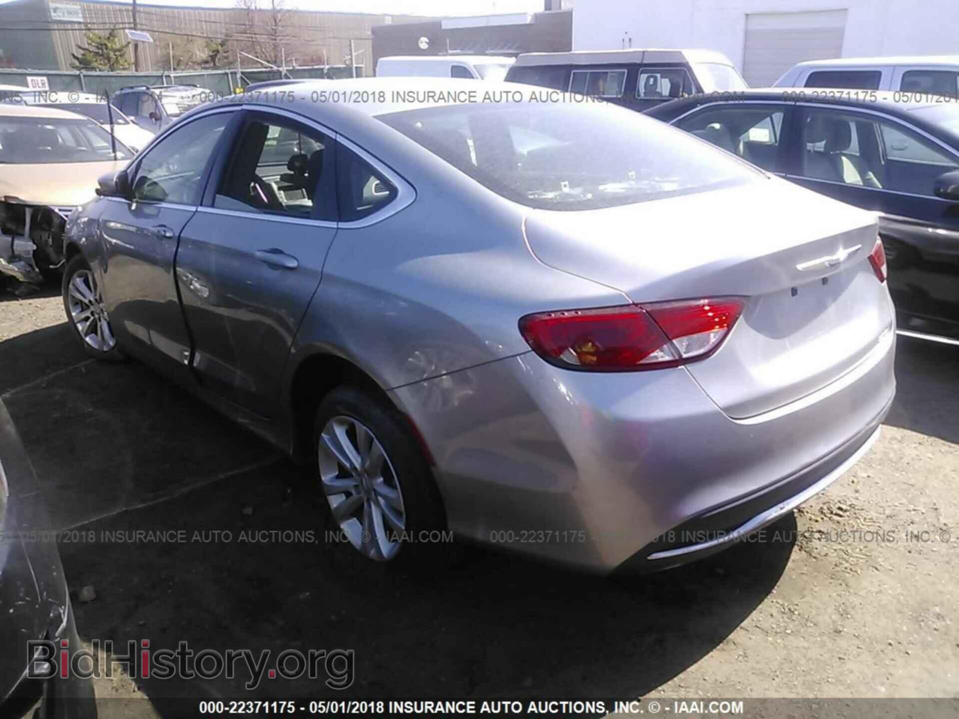 2015 Chrysler 200 - VIN: 1C3CCCAB4FN697114 - Photo 3
