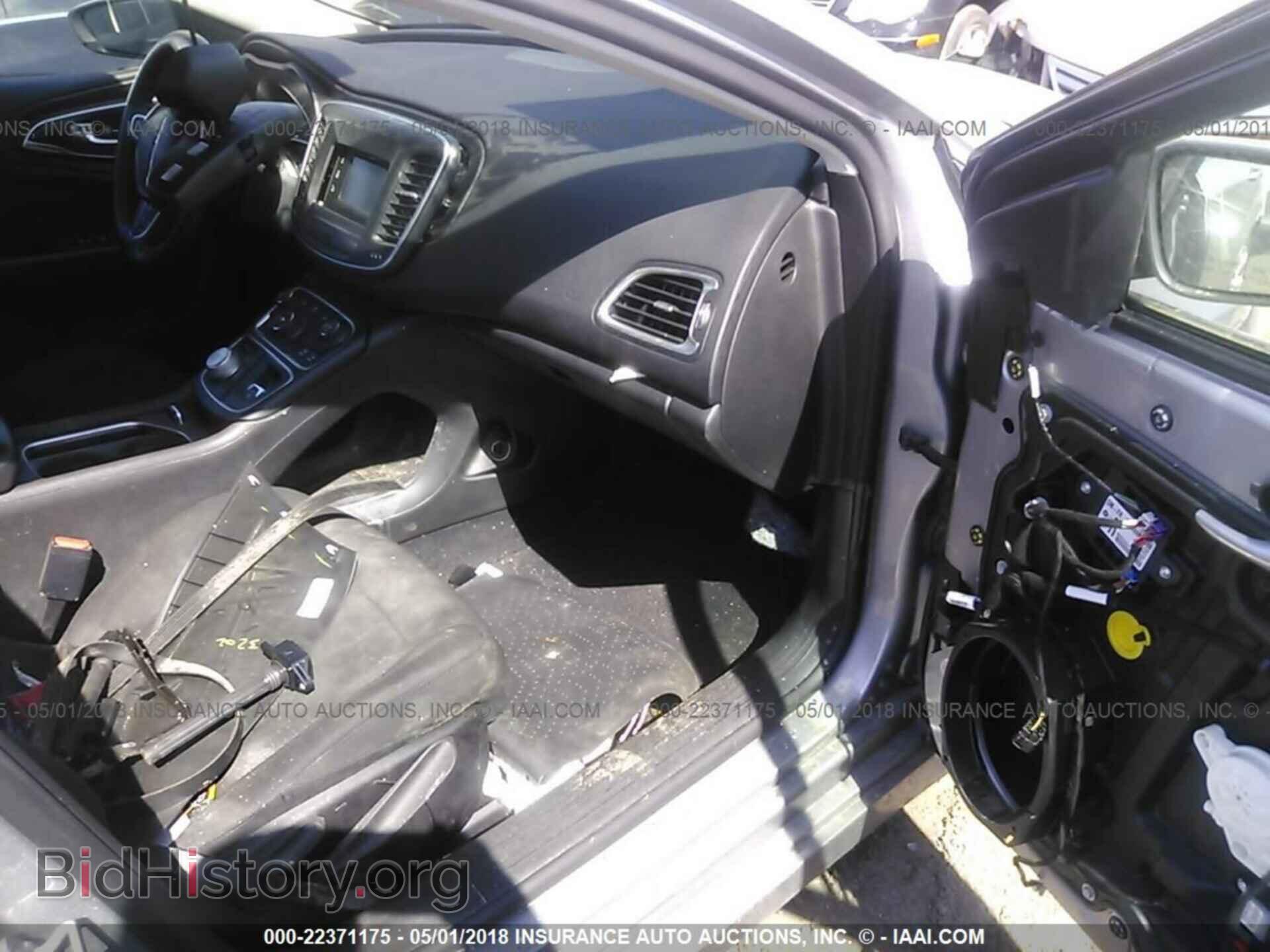 2015 Chrysler 200 - VIN: 1C3CCCAB4FN697114 - Photo 5