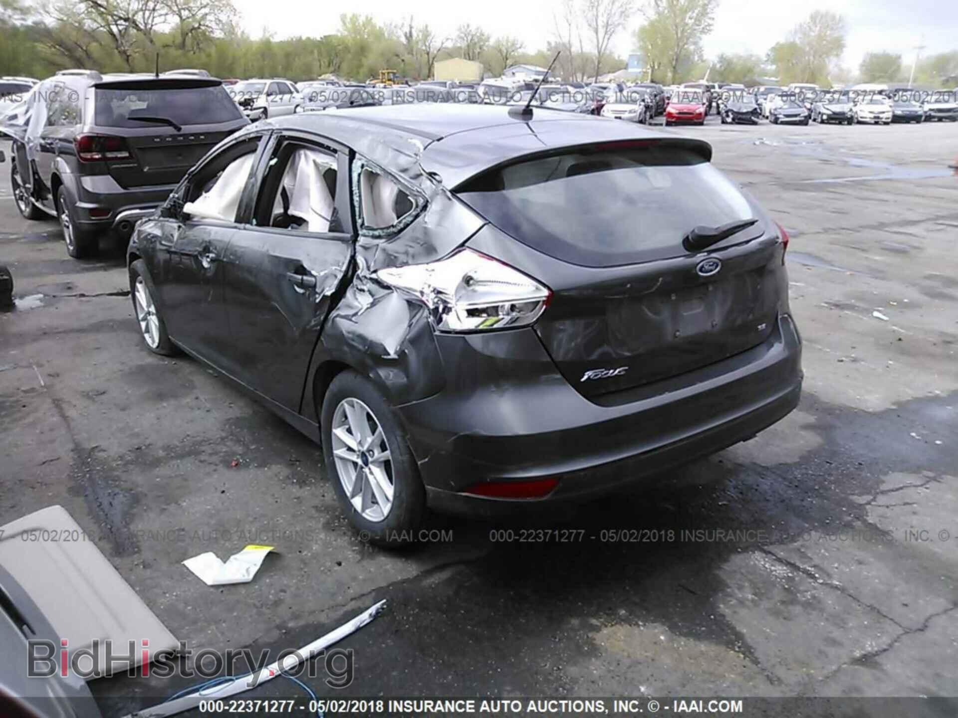 2017 Ford Focus - VIN: 1FADP3K21HL248707 - Photo 3