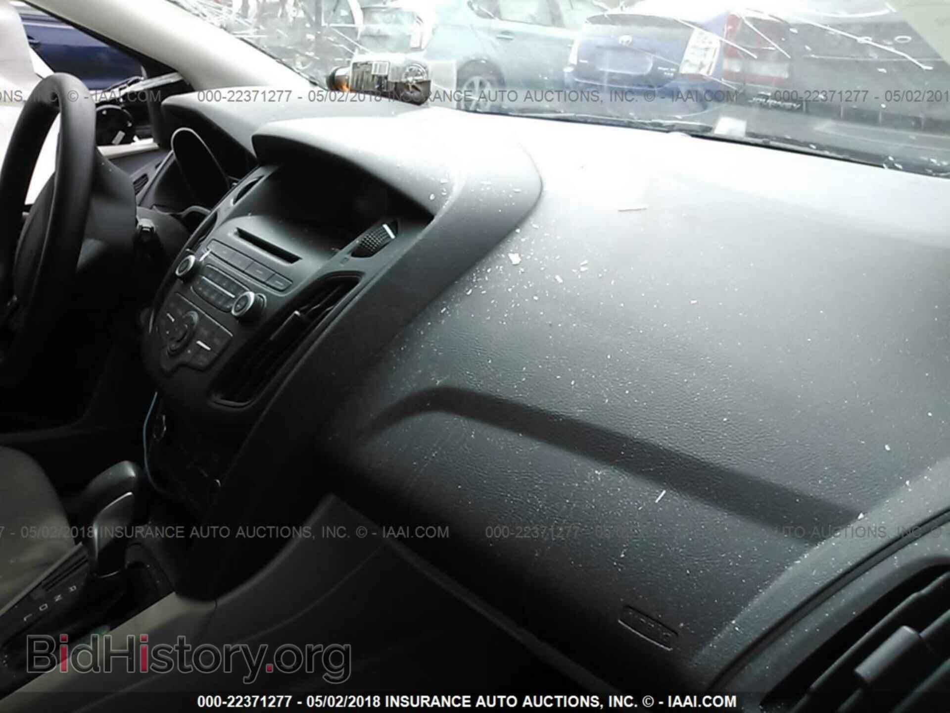 2017 Ford Focus - VIN: 1FADP3K21HL248707 - Photo 5