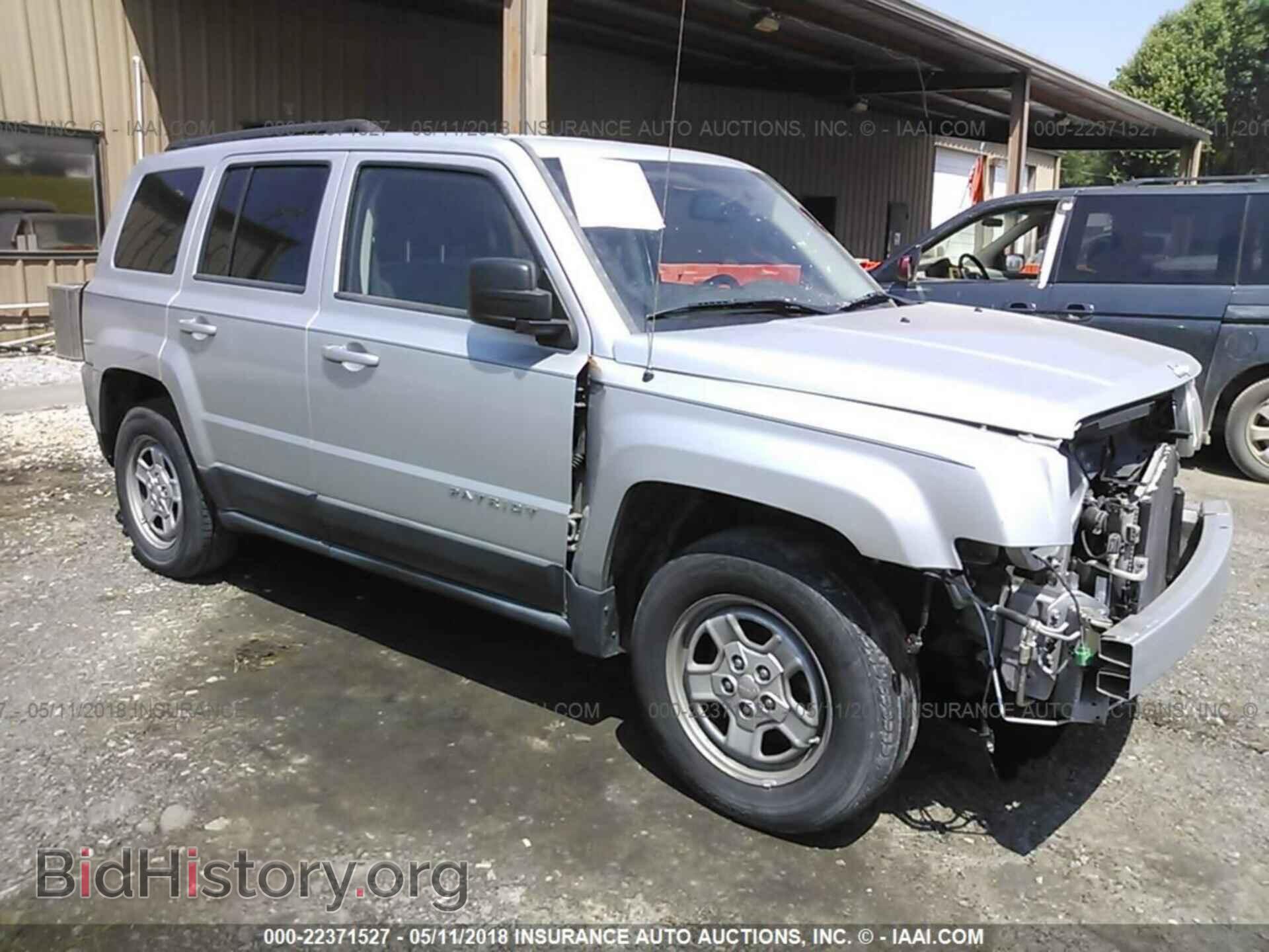 Photo 1J4NT1GA9BD270822 - JEEP PATRIOT 2011
