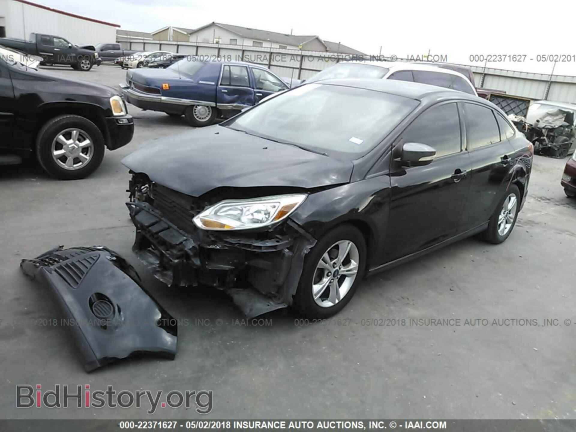 2014 Ford Focus - VIN: 1FADP3F23EL286557 - Photo 2