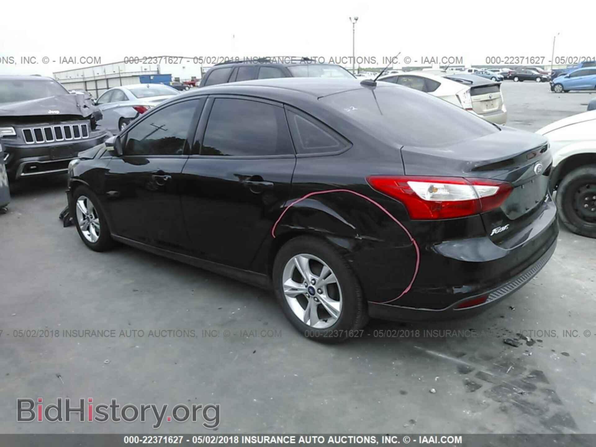 2014 Ford Focus - VIN: 1FADP3F23EL286557 - Photo 3