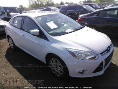 2012 Ford FOCUS, white — VIN 1FAHP3F28CL265962, IAAI