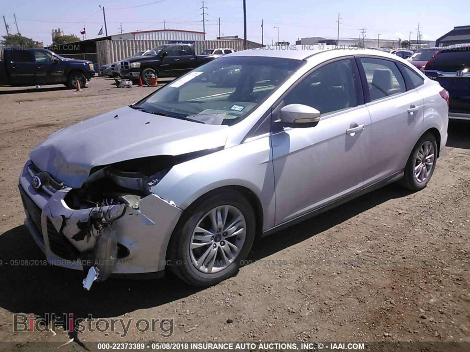 2012 Ford Focus - VIN: 1FAHP3H21CL382585 - Photo 2