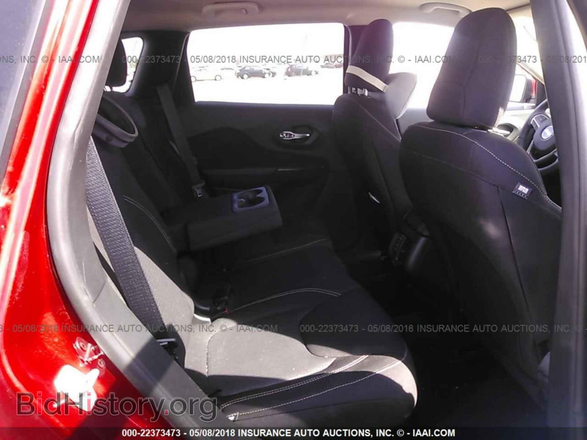 2017 Jeep Cherokee - VIN: 1C4PJLCB2HW507596 - Фото 8