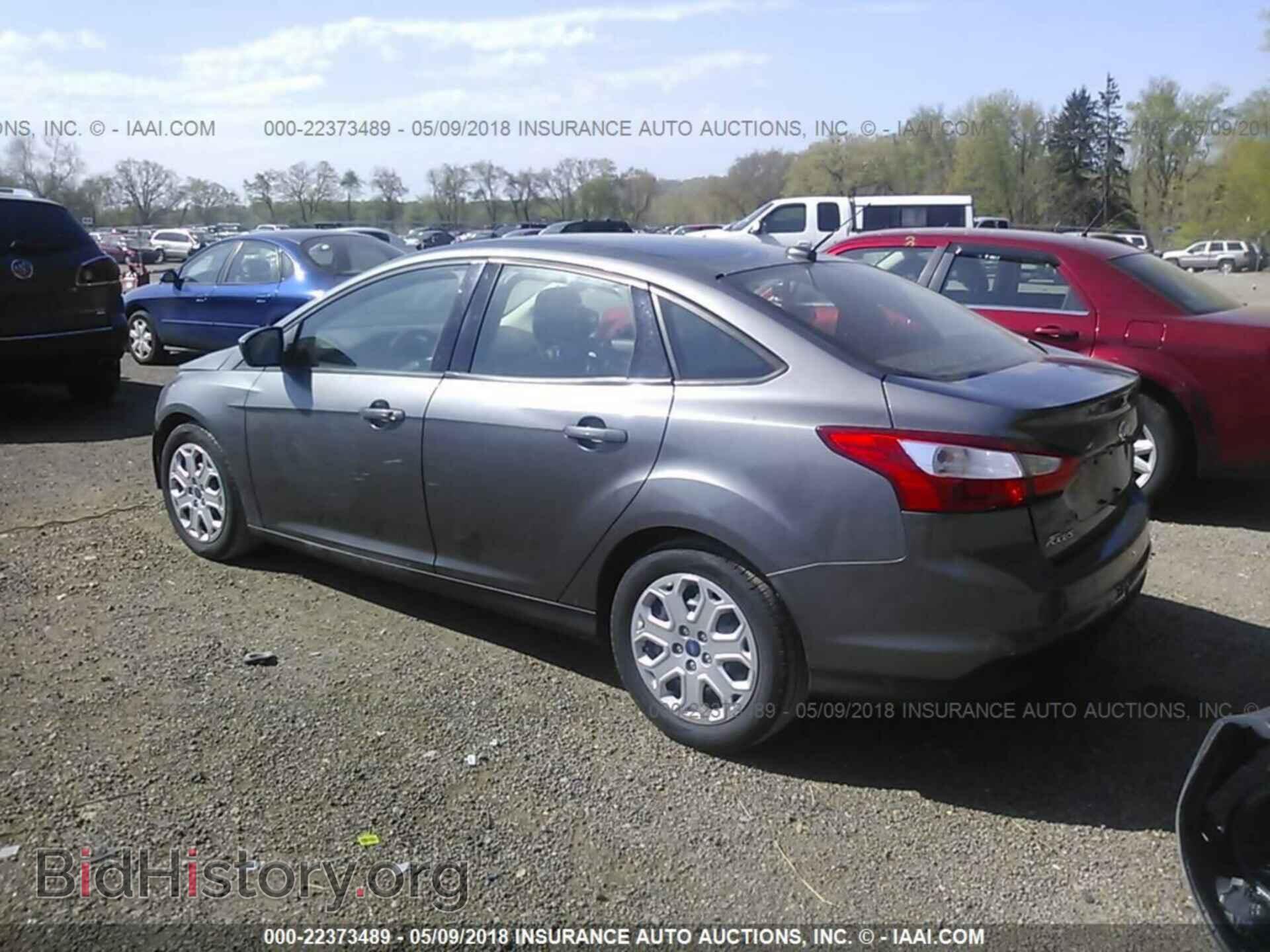 2012 Ford Focus - VIN: 1FAHP3F24CL138867 - Photo 3